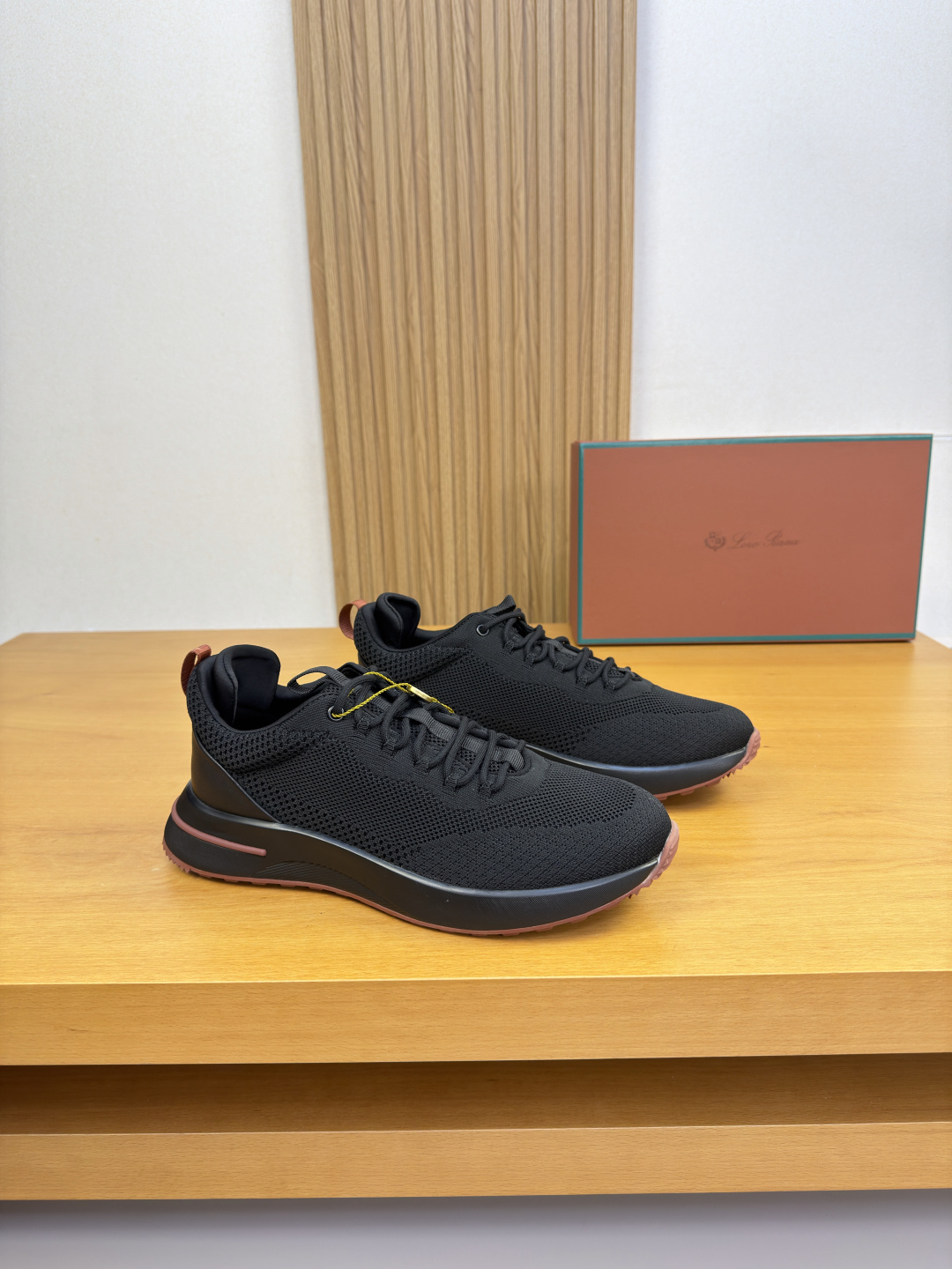 NO:828987,[Loro piana] Loro Piana LP - high-end quality original casual sports shoes - original nappa calfskin upper, brand high mercerized fly woven (knitted) cloth, tongue, heel. Brand logo webbing - elastic cloth inside, foot pad; brand canvas - outsole ultra-light TPU foam rubber; two-color molded outsole - ultra-high quality control, fine workmanship highlighted (high-end, luxury, grade) -Size  38-44 (45, can be customized)·L,,loro piana,loro piana,sneakers,cowhide19860909【Loro piana】诺悠翩雅LP  -高端品质 原单·休闲运动鞋 -鞋面原版纳帕小牛皮、品牌高丝光飞织（针织）布匹、鞋舌.后跟.品牌Logo织带 -内里弹力布匹,垫脚；品牌帆布 -大底超轻TPU发泡·橡胶；双色成型大底 -超高品控·做工精细凸显(高端·贵气·档次) -Size 38-44（45,可订做)·L,,loro piana,loro piana,sneakers,cowhide,Men's shoes