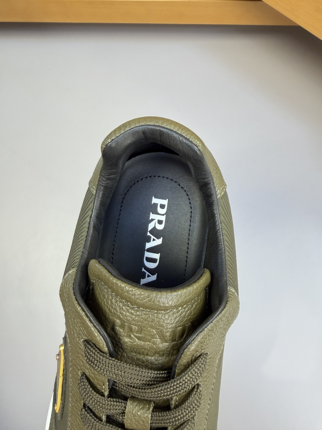 Prada Style Leather Men's Shoes style reference detail image 7 from source 782032