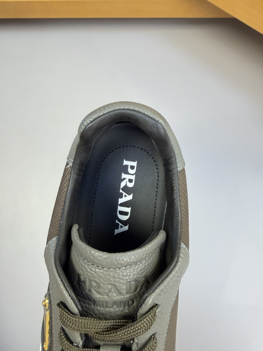 Prada Style Leather Men's Shoes style reference detail image 7 from source 782033
