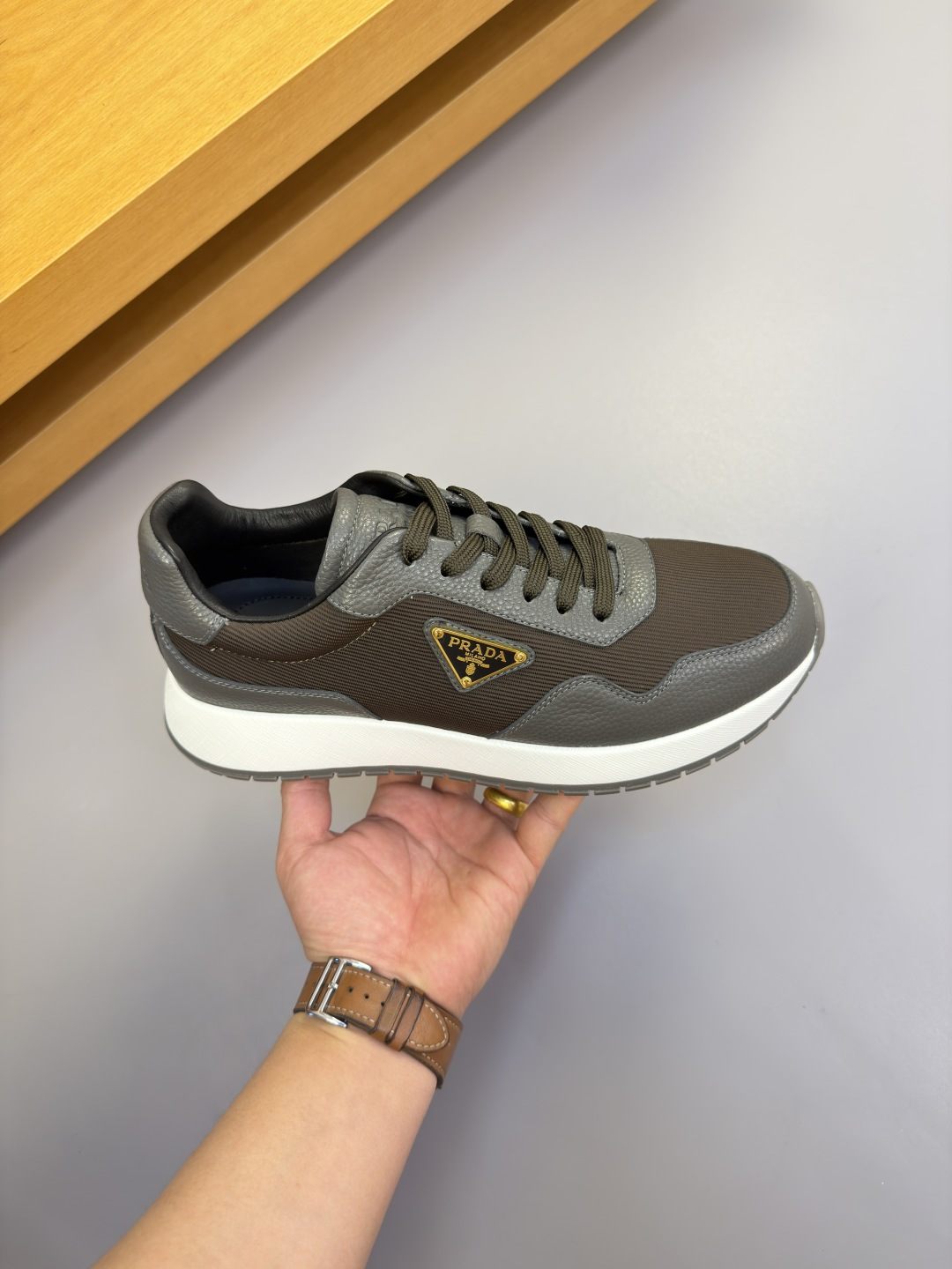 Prada Style Leather Men's Shoes style reference detail image 4 from source 782033