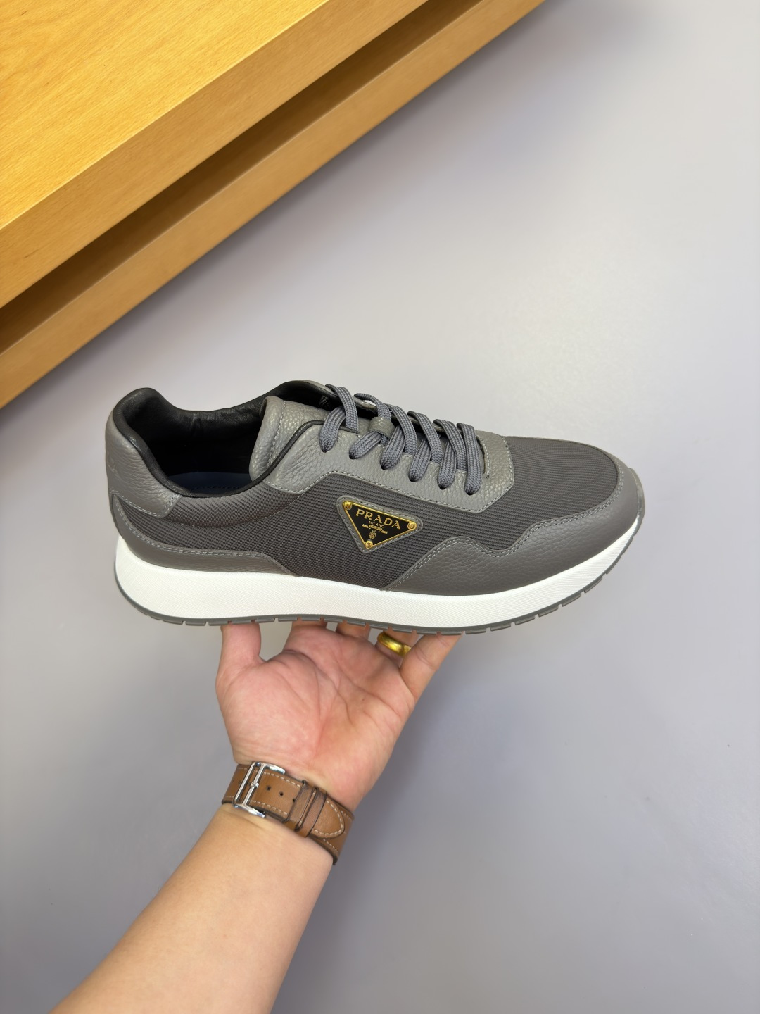 Prada Style Leather Men's Shoes style reference detail image 4 from source 782034