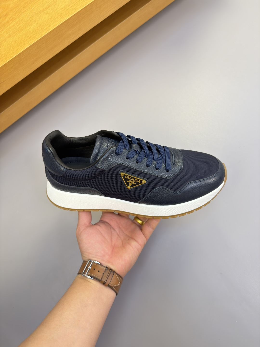 Prada Style Leather Men's Shoes style reference detail image 4 from source 782035