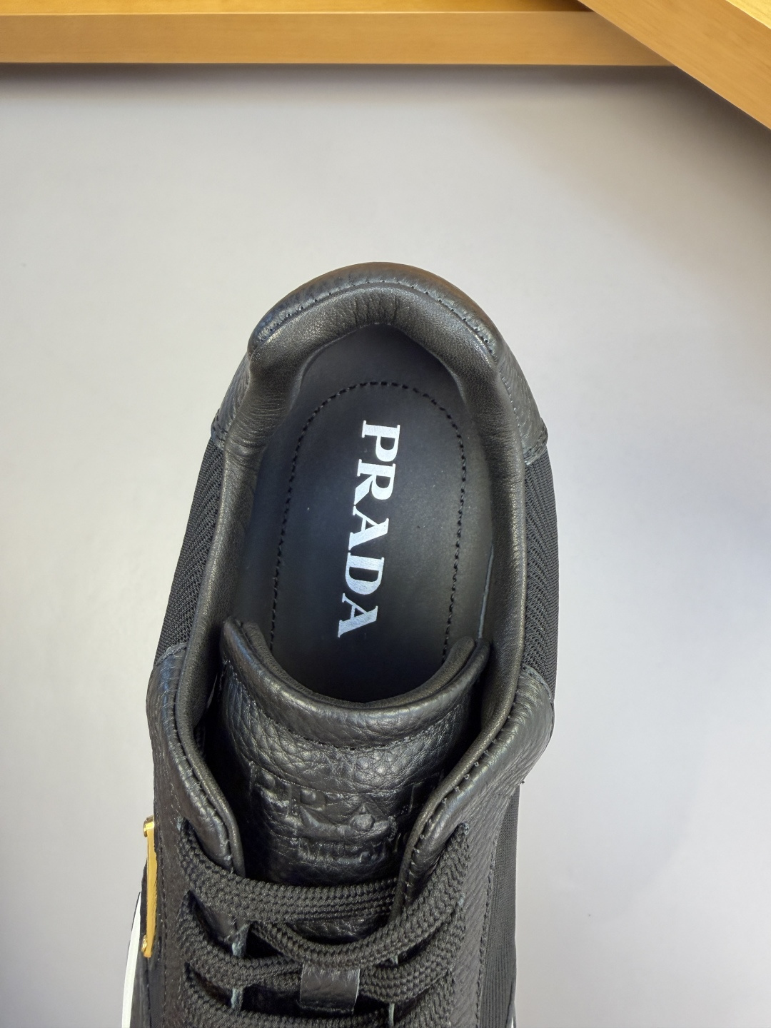 Prada Style Leather Men's Shoes style reference detail image 7 from source 782036