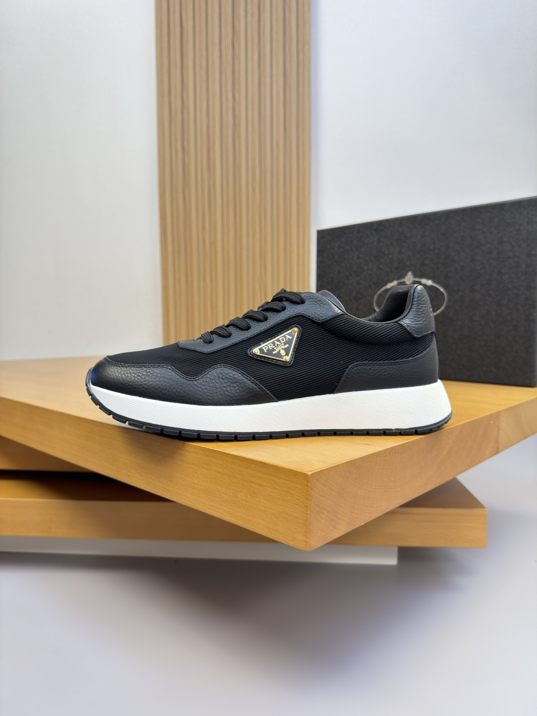 Prada Style Leather Men's Shoes style reference detail image 5 from source 782036