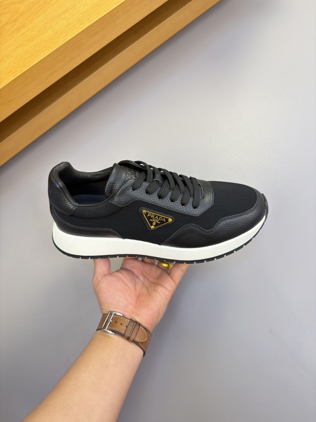 Prada Style Leather Men's Shoes style reference detail image 4 from source 782036