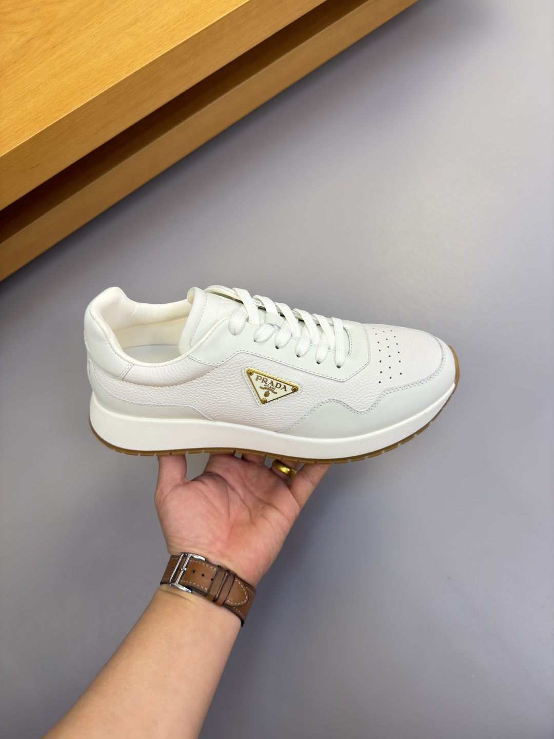 Prada Style Leather Men's Shoes style reference detail image 4 from source 782037