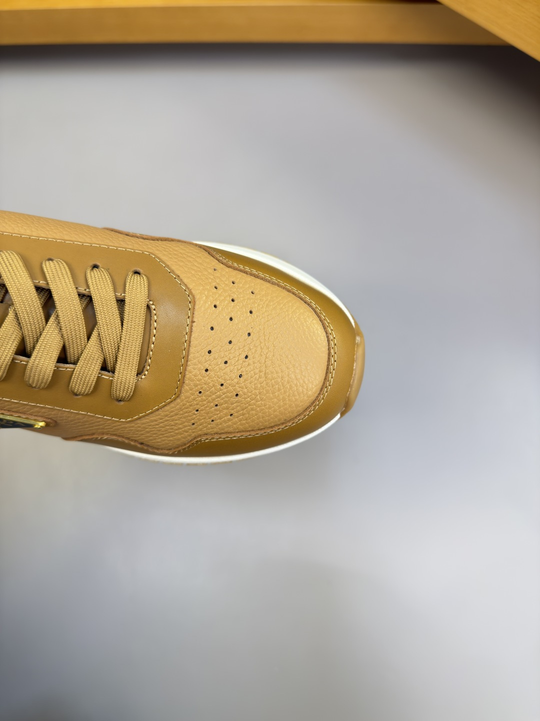Prada Style Leather Men's Shoes style reference detail image 6 from source 782039