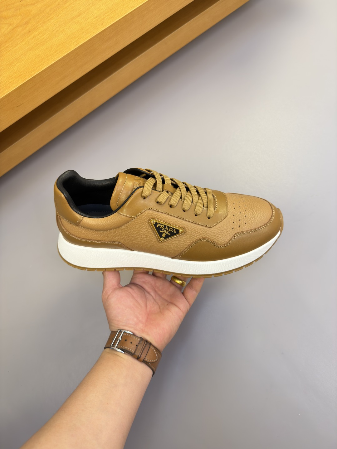 Prada Style Leather Men's Shoes style reference detail image 4 from source 782039
