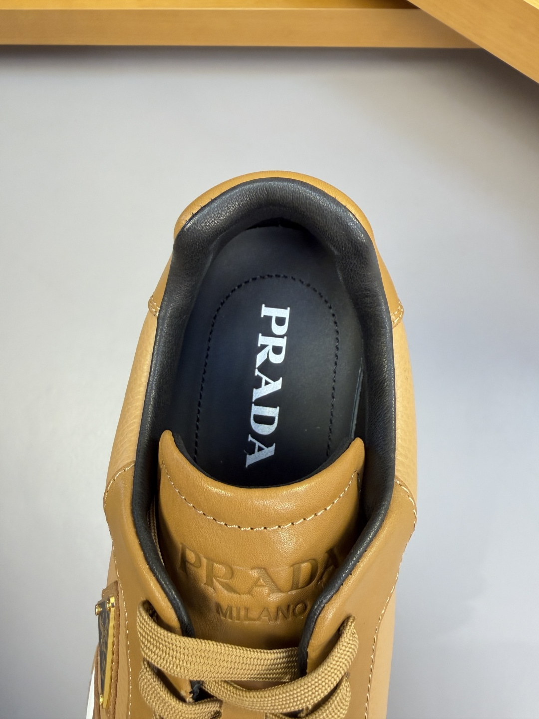 Prada Style Leather Men's Shoes style reference detail image 7 from source 782039