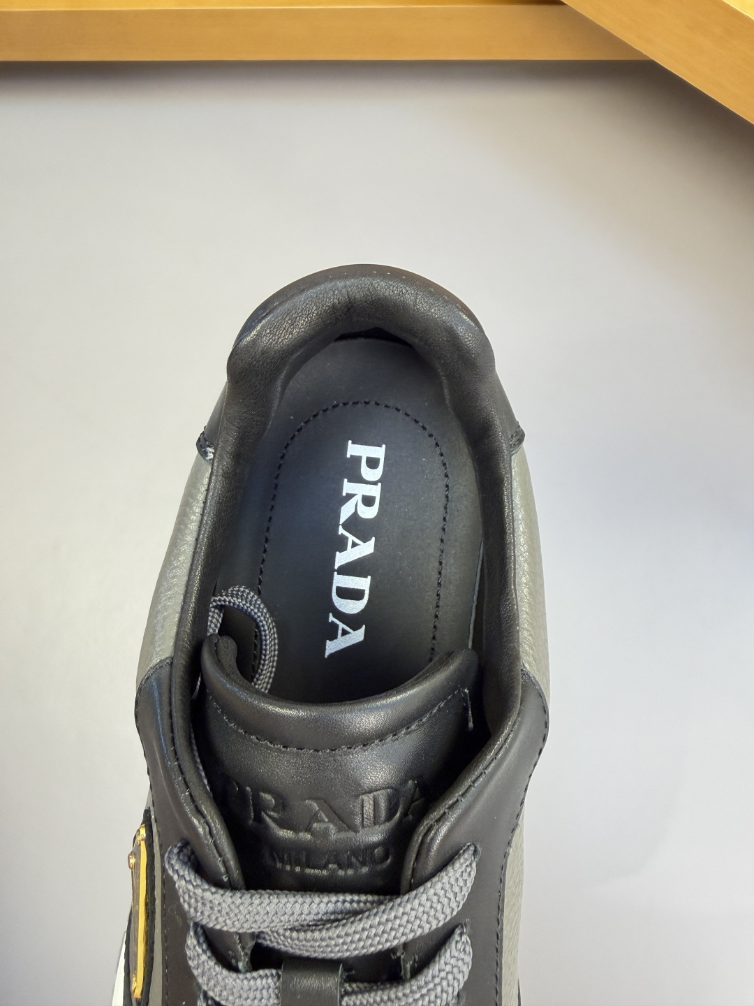 Prada Style Leather Men's Shoes style reference detail image 7 from source 782040