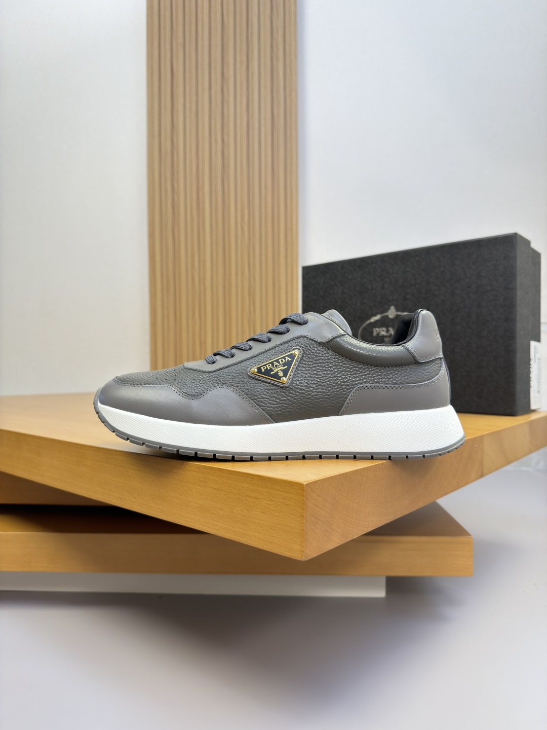 Prada Style Leather Men's Shoes style reference detail image 5 from source 782041