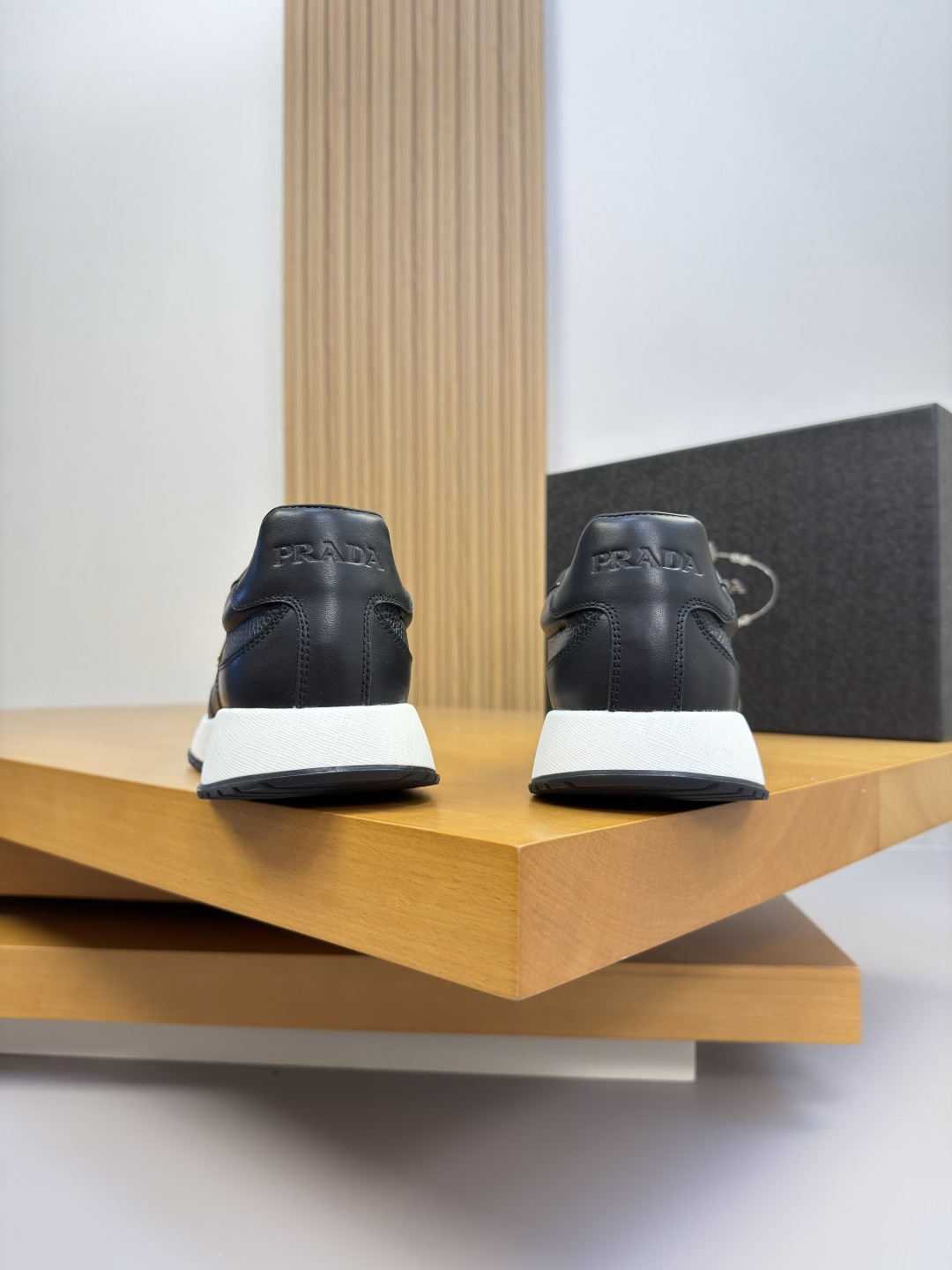 Prada Style Leather Men's Shoes style reference detail image 8 from source 782042