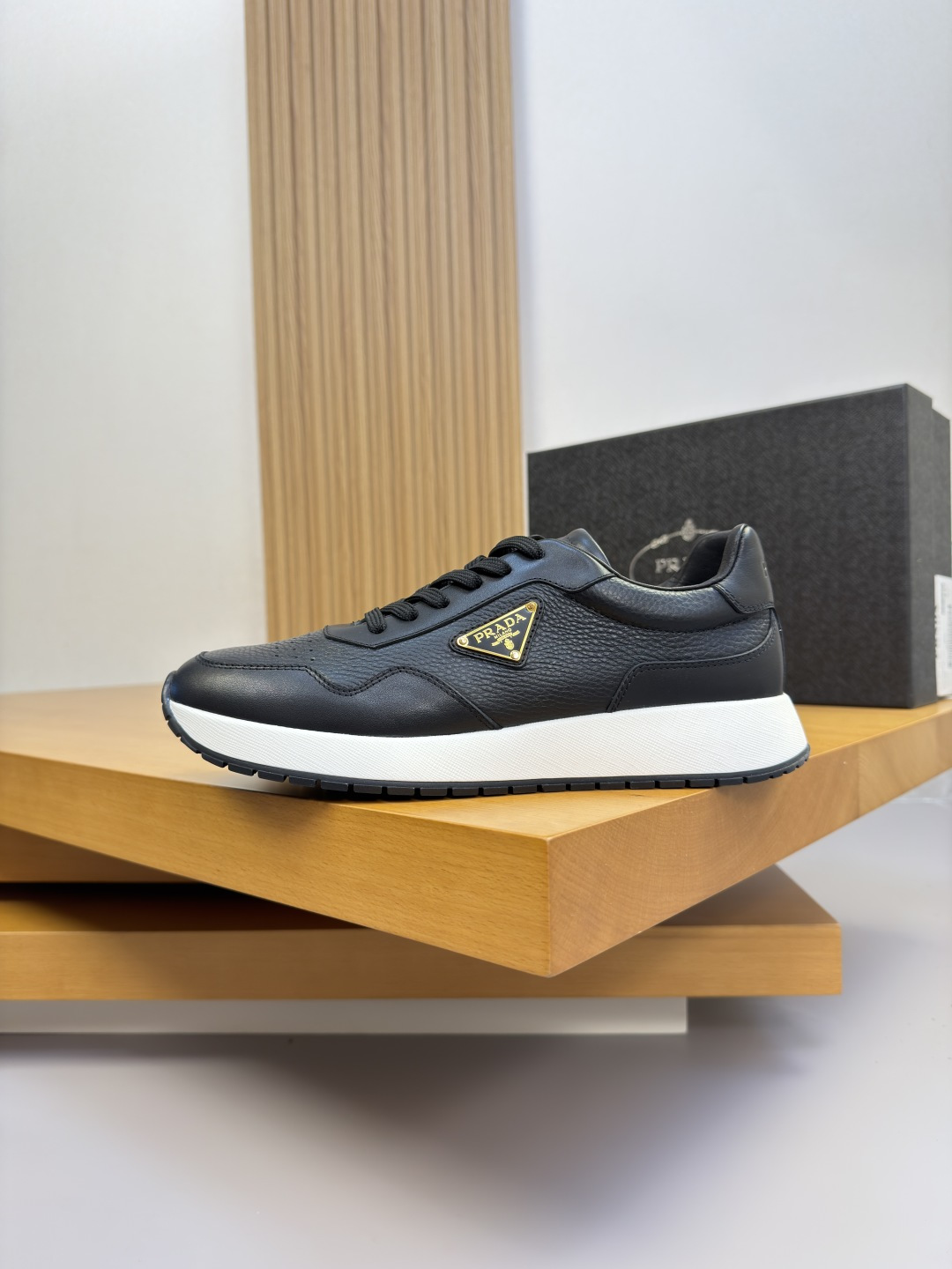 Prada Style Leather Men's Shoes style reference detail image 5 from source 782042