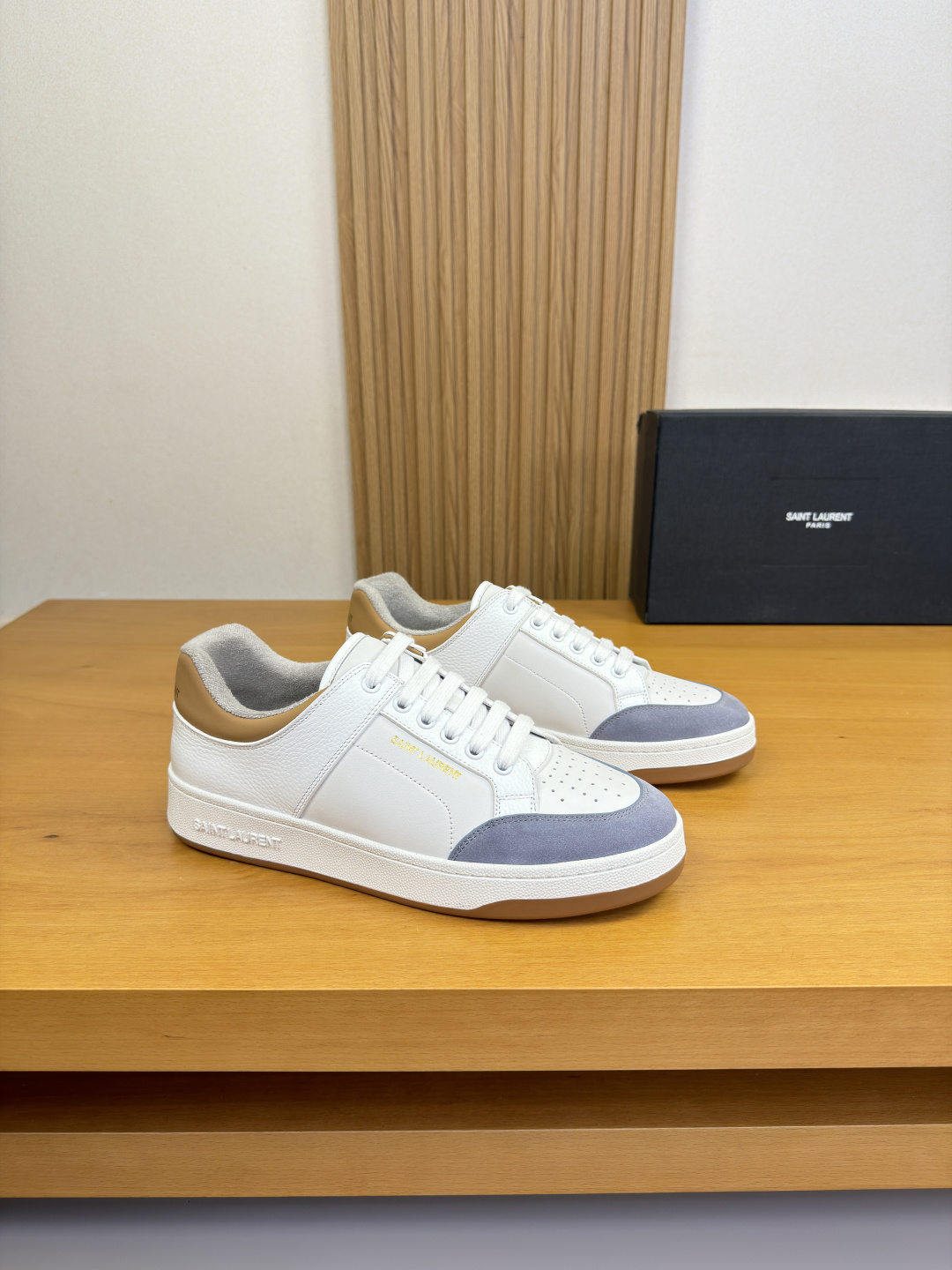 NO:830048,[SAINT LAURENT] Yves Saint Laurent - high-end quality original casual sports sneakers - upper Nappa calfskin, pebbled calfskin, suede calfskin, tongue. Air-pressure brand logo, shoe body. Silk-screen brand logo on the heel - terry lining, foot pad; water-dyed cowhide - outsole ultra-light TPR.  38-44 (45, 46, can be customized)·SL0185,,saint laurent,saint laurent,cowhide19860909【SAINT LAURENT】圣罗兰 -高端品质 原单·休闲运动板鞋 -鞋面纳帕小牛皮、荔纹小牛皮、反绒小牛皮、鞋舌.空压品牌logo、鞋身.后跟丝印品牌logo -内里毛巾布里,垫脚；水染牛皮 -大底超轻TPR.橡胶; 双色成型大底 -超高品控·做工精细凸显(高端·贵气·档次) -Size 38-44（45,46,可订做)·SL0185,,saint laurent,saint laurent,cowhide,Men's shoes