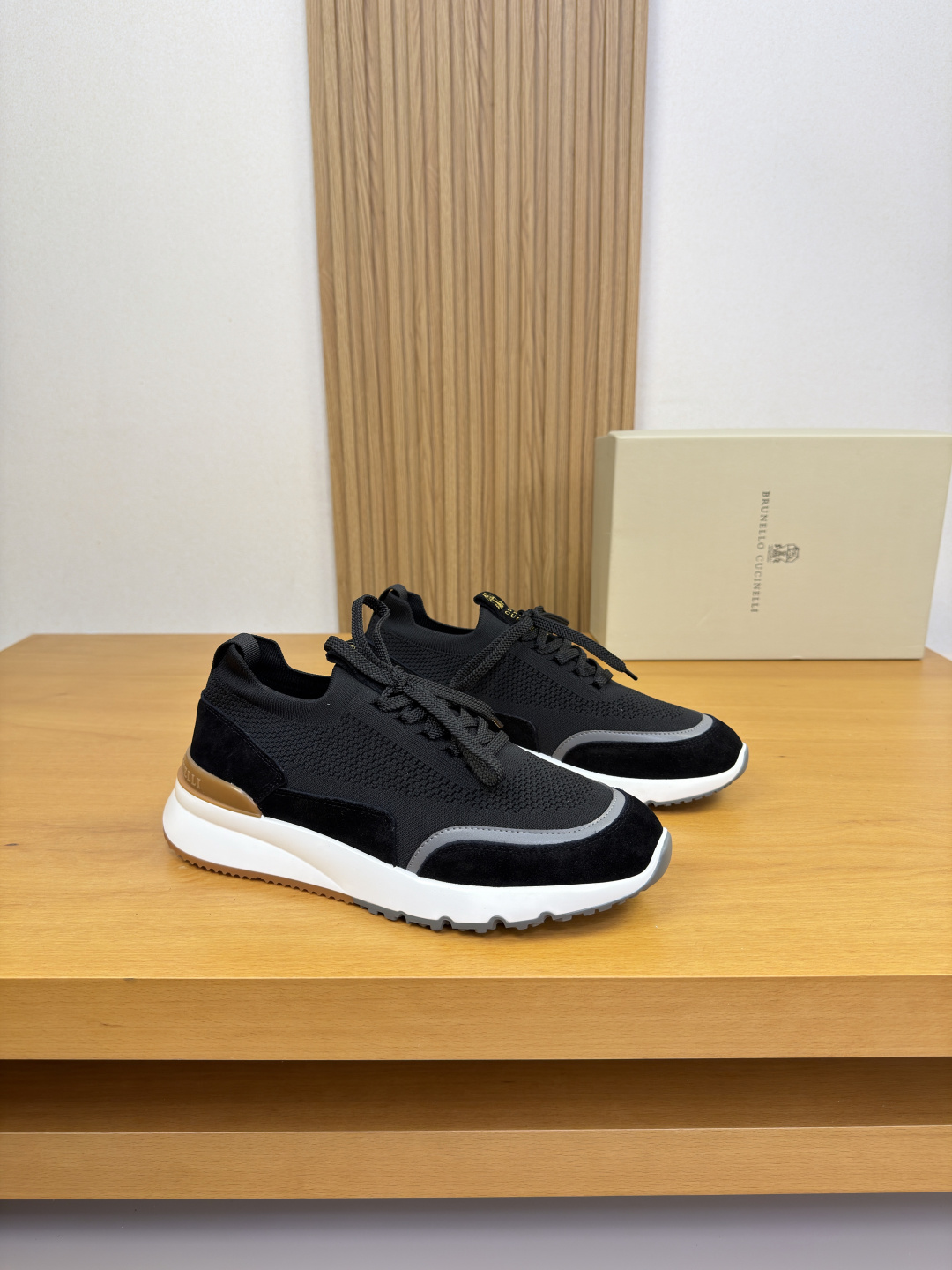 NO:832064,[Brunello Cucinelli] Brunello Cucinelli - high-end quality original single casual sports shoes - imported suede calfskin upper, brand fly-woven (knitted) cloth, tongue, silk-screen brand logo totem, heel. Brand logo webbing - lining foot water-dyed cowhide - outsole ultra-light TPU foam rubber; two-color molded outsole - ultra-high quality control, fine workmanship highlighted (high-end, luxury, grade) -Size  39-44 (38, 45, 46, can be customized)·BC0126,, brunello cucinelli, sneakers, cowhide19860909【 Brunello Cucinelli】布鲁内洛·库奇内利 -高端品质 原单·休闲运动鞋 -鞋面进口反绒小牛皮、品牌飞织（针织）布匹、鞋舌.丝印品牌logo图腾、后跟.品牌Logo织带 -内里垫脚水染牛皮 -大底超轻TPU发泡·橡胶；双色成型大底 -超高品控·做工精细凸显(高端·贵气·档次) -Size 39-44（38,45,46,可订做)·BC0126,,brunello cucinelli,sneakers,cowhide,Men's shoes