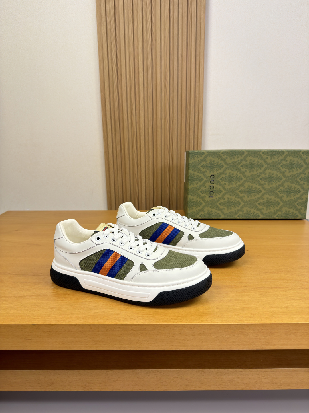 Gucci Style Leather Men's Shoes style reference detail image 1 from source 781400