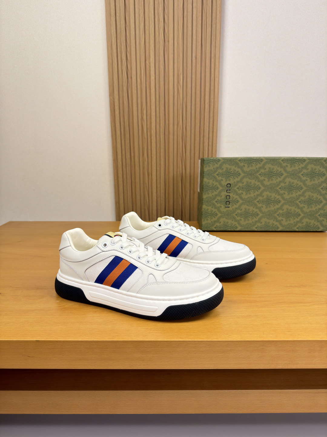Gucci Style Leather Men's Shoes style reference detail image 1 from source 781402