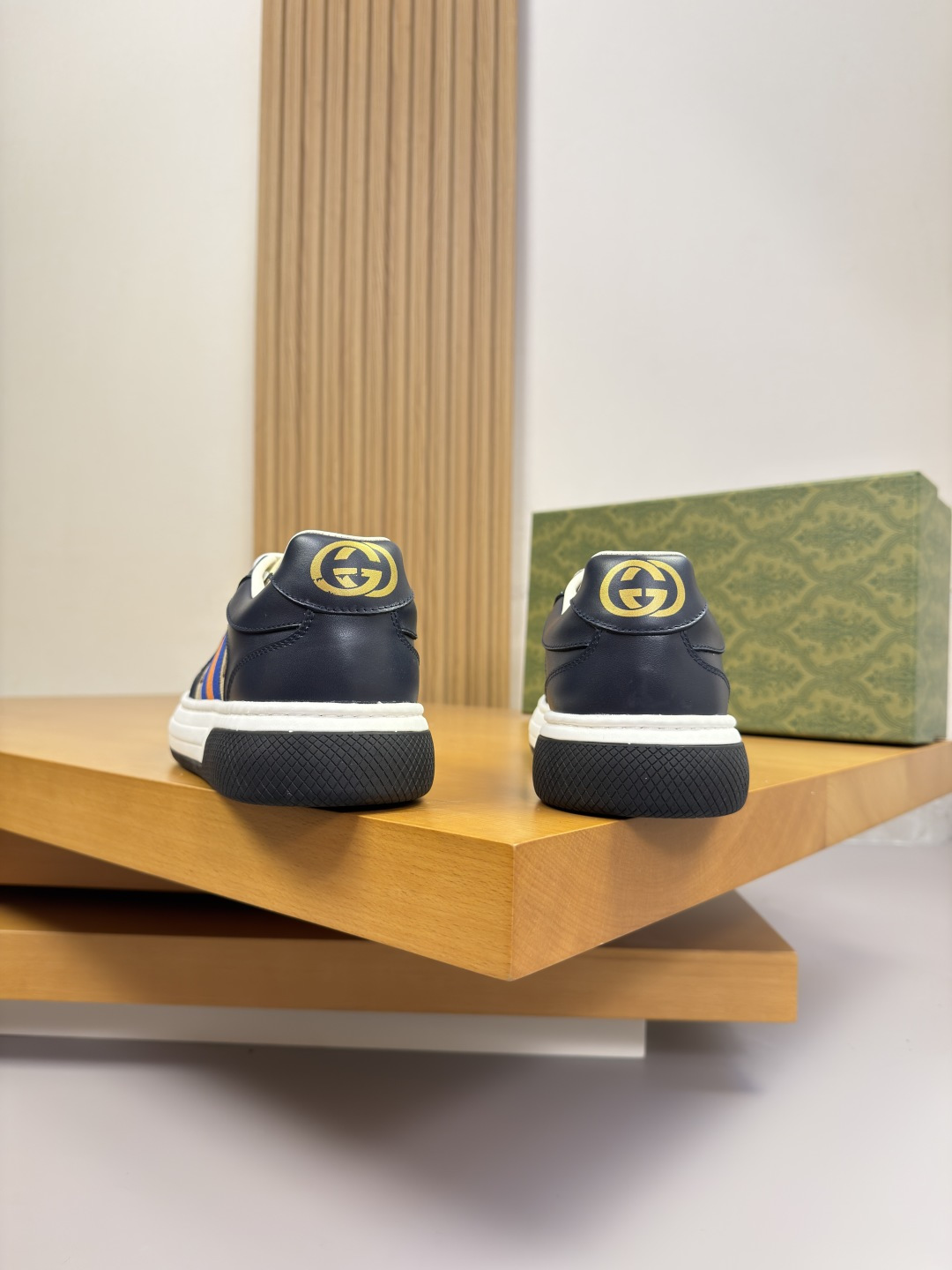 Gucci Style Leather Men's Shoes style reference detail image 8 from source 781410