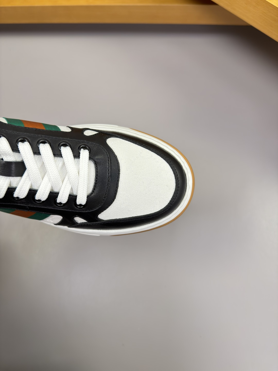 Gucci Style Leather Men's Shoes style reference detail image 6 from source 781411
