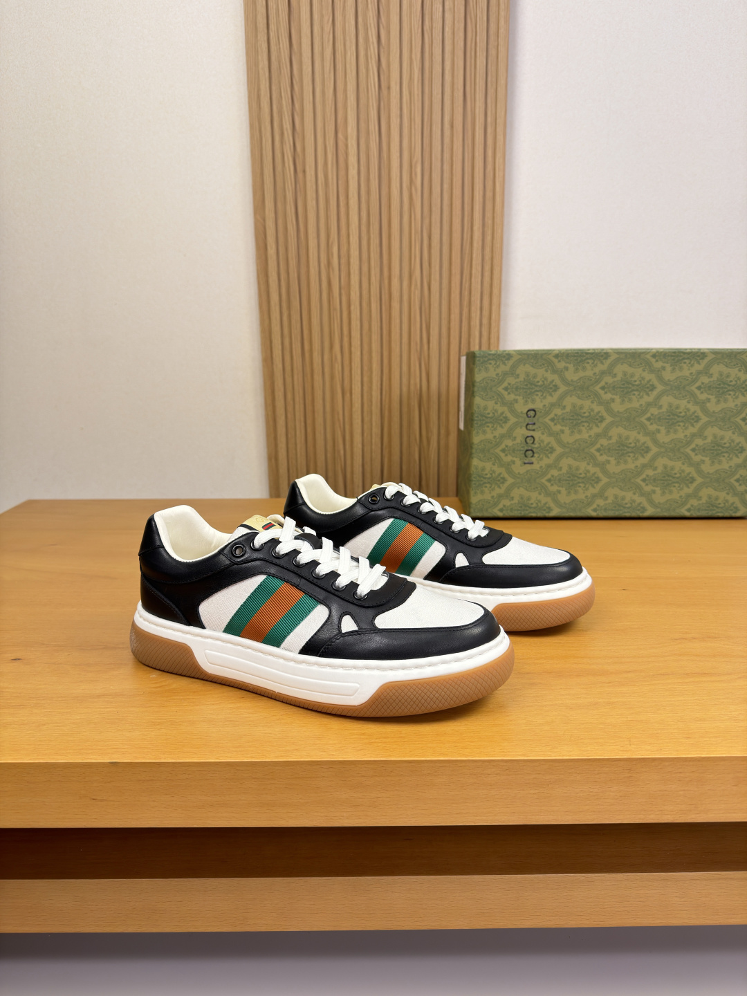 Gucci Style Leather Men's Shoes style reference detail image 1 from source 781411