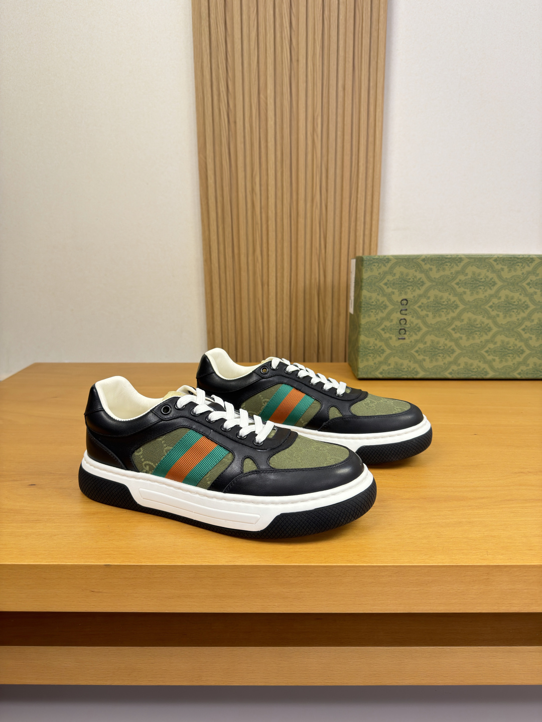 Gucci Style Leather Men's Shoes style reference detail image 1 from source 781412