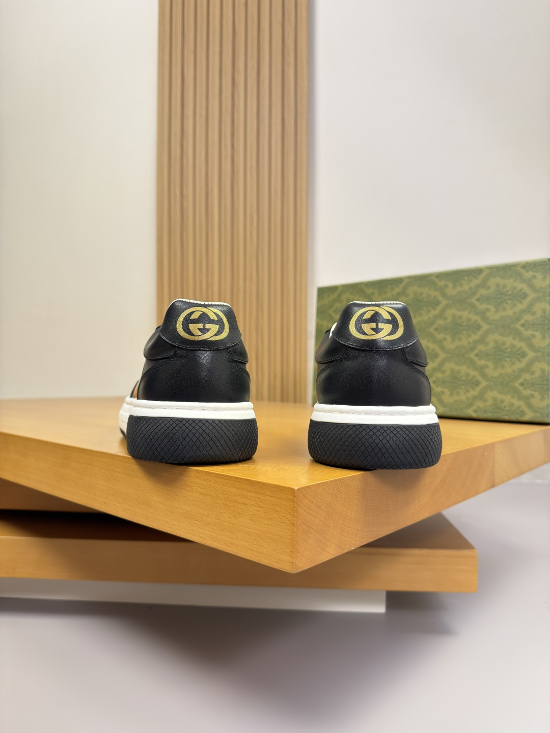 Gucci Style Leather Men's Shoes style reference detail image 8 from source 781412