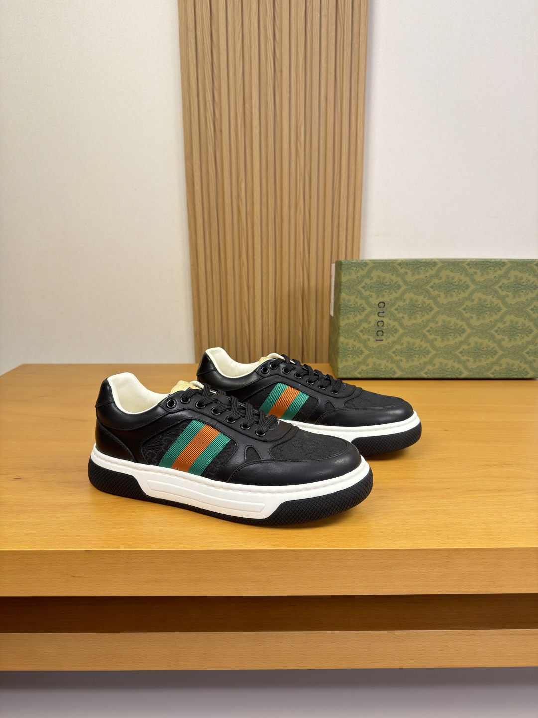 Gucci Style Leather Men's Shoes style reference detail image 1 from source 781414