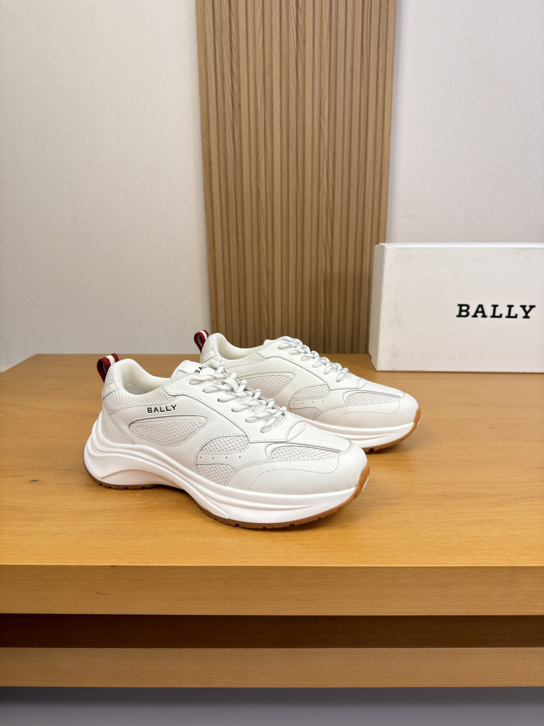 NO:831435,[bally] Bally - high-end quality original casual sports shoes - upper Nappa calfskin, brand hollow high mercerized canvas, tongue, silk-screened brand logo, heel, brand webbing - lining water-dyed cowhide - outsole ultra-light TPU foam. rubber, combined molded two-color outsole - ultra-high quality control, fine workmanship highlighted (high-end, luxury, grade) -Size  38-44 (45. Can be customized)·0157,,bally,sneakers,cowhide19860909【bally】巴利 -高端品质 原单·休闲运动鞋 -鞋面纳帕小牛皮、品牌镂空高丝光帆布、鞋舌.丝印品牌logo、后跟.品牌织带 -内里水染牛皮 -大底超轻TPU发泡.橡胶·组合成型双色大底 -超高品控·做工精细凸显(高端·贵气·档次) -Size 38-44（45.可订做)·0157,,bally,sneakers,cowhide,Men's shoes