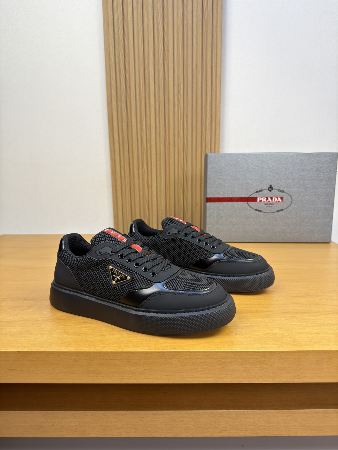 NO:833691,[PRADA] Prada - high-end quality original casual sports shoes - original silk calfskin upper, brand hollow mesh canvas fabric, tongue. Brand plastic logo, heel. Silk screen high frequency brand logo, shoe body. Brand metal logo - brand canvas lining, foot pad; water-dyed cowhide - outsole ultra-light TPU foam; molded outsole - ultra-high quality control, fine workmanship highlighted (high-end, luxury, grade) -Size  38-44 (45,46, can be customized)·,,prada,prada,sneakers,cowhide19860909【 PRADA】普拉达 -高端品质 原单·休闲运动鞋 -鞋面原版丝绸小牛皮、品牌镂空网帆布布匹、鞋舌.品牌塑胶logo标识、后跟.丝印高周波品牌logo、鞋身.品牌金属logo -内里品牌帆布,垫脚；水染牛皮 -大底超轻TPU发泡; 成型大底 -超高品控·做工精细凸显(高端·贵气·档次) -Size 38-44（45,46,可订做)·,,prada,prada,sneakers,cowhide,Men's shoes