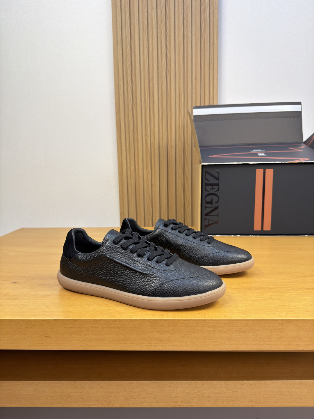 NO:833732,[Zegna] Ermenegildo Zegna - high-end quality original casual sports sneakers - upper original suede calfskin, pebbled calfskin, tongue air pressure brand logo, shoe body. External stitching - water-dyed cowhide inside - ultra-light TPR outsole · rubber molded outsole - ultra-high quality control · fine workmanship highlighted (high-end, luxury, grade) -Size:  39-44 (38,45, can be customized)·Z0126,,zegna,cowhide19860909【Zegna】杰尼亚 -高端品质 原单·休闲运动板鞋 -鞋面原版反绒小牛皮、荔纹小牛皮、鞋舌空压品牌logo、鞋身.外合车缝线 -内里水染牛皮 -大底超轻TPR·橡胶成型大底 -超高品控·做工精细凸显(高端·贵气·档次) -Size: 39-44（38,45,可订做)·Z0126,,zegna,cowhide,Men's shoes