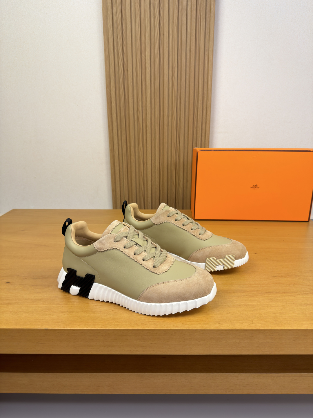 NO:833692,[HERMES] Hermès - High-end quality original casual sports shoes - Original nappa calfskin upper, high mercerized sheep suede, tongue, air pressure brand logo, heel. Brand webbing - Water-dyed cowhide lining - Ultra-light TPU foam outsole, rubber combined molding two-color outsole - Ultra-high quality control, fine workmanship highlighted (high-end, luxury, grade) -Size  39-44 (38, 45, 46, can be customized)·H5977,,hermes,hermes,sneakers,cowhide19860909【 HERMES】爱马仕 -高端品质 原单·休闲运动鞋 -鞋面原版纳帕小牛皮、高丝光羊反绒、鞋舌.空压品牌logo、后跟.品牌织带 -内里水染牛皮 -大底超轻TPU发泡·橡胶组合成型双色大底 -超高品控·做工精细凸显(高端·贵气·档次) -Size 39-44（38,45,46,可订做)·H5977,,hermes,hermes,sneakers,cowhide,Men's shoes