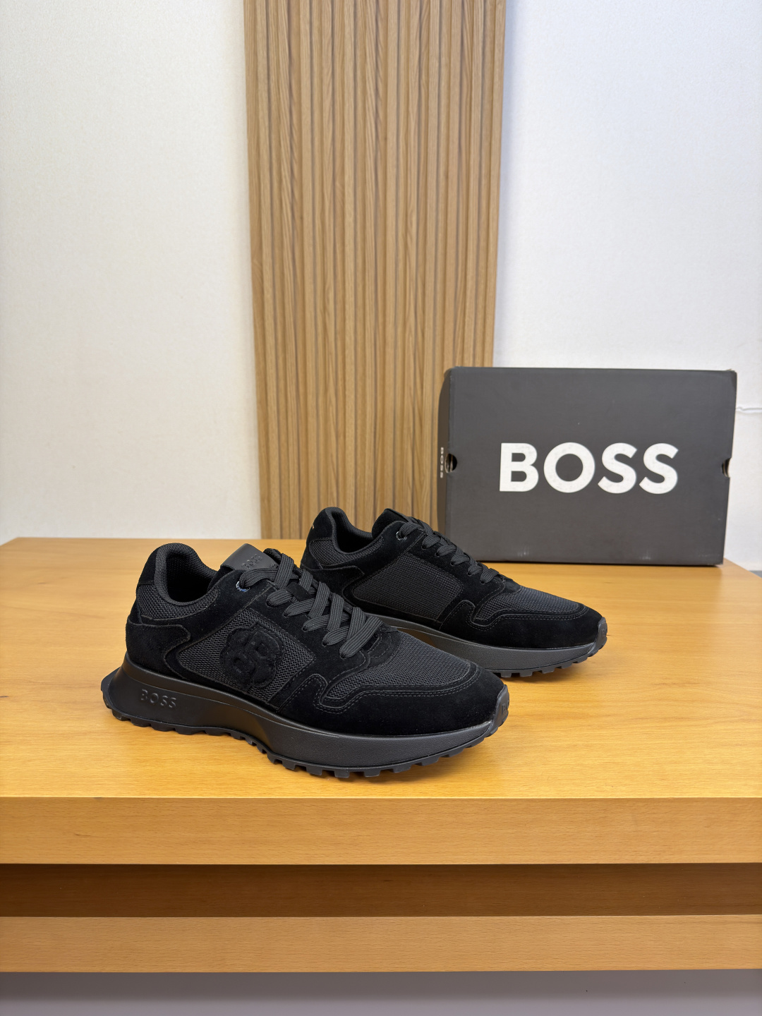 NO:853629,[BOSS] BOSS - high-end quality original casual sports shoes - upper suede calfskin, high mercerized canvas fabric, shoe body, sewing brand logo totem, tongue, air pressure brand logo, heel. embroidery process - brand canvas fabric lining - outsole ultra-light TPU foam rubber; two-color molded outsole - ultra-high quality control, fine workmanship highlights (high-end, luxury, grade) -Size  39-44 (38, 45, 46, can be customized)·0122,,sneakers,cowhide19860909【BOSS】博思 -高端品质 原单·休闲运动鞋 -鞋面反绒小牛皮、高丝光帆布布匹、鞋身.车缝品牌logo图腾、鞋舌.空压品牌logo、后跟.刺绣工艺 -内里品牌帆布布匹 -大底超轻TPU发泡·橡胶；双色成型大底 -超高品控·做工精细凸显(高端·贵气·档次) -Size 39-44（38,45,46,可订做)·0122,,sneakers,cowhide,Men's shoes