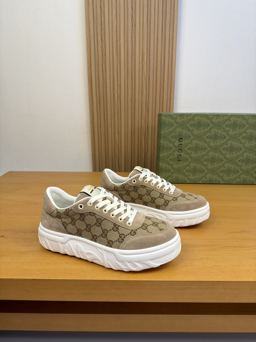 NO:854159,[Gucci] Gucci - high-end quality original order casual sports shoes - imported suede calfskin upper, brand totem high mercerized cloth, tongue, sewn brand logo cloth label - water-dyed cowhide inside - ultra-light TPU foam outsole · rubber two-color molded outsole - ultra-high quality control · fine workmanship highlighted (high-end · luxury · grade) -Size  38-44 (45, can be customized)·G61850,,gucci,gucci,sneakers,cowhide19860909【Gucci】古驰  -高端品质 原单·休闲运动鞋 -鞋面进口反绒小牛皮、品牌图腾高丝光布匹、鞋舌.车缝品牌logo布标 -内里水染牛皮 -大底超轻TPU发泡·橡胶双色成型大底 -超高品控·做工精细凸显(高端·贵气·档次) -Size 38-44（45,可订做)·G61850,,gucci,gucci,sneakers,cowhide,Men's shoes