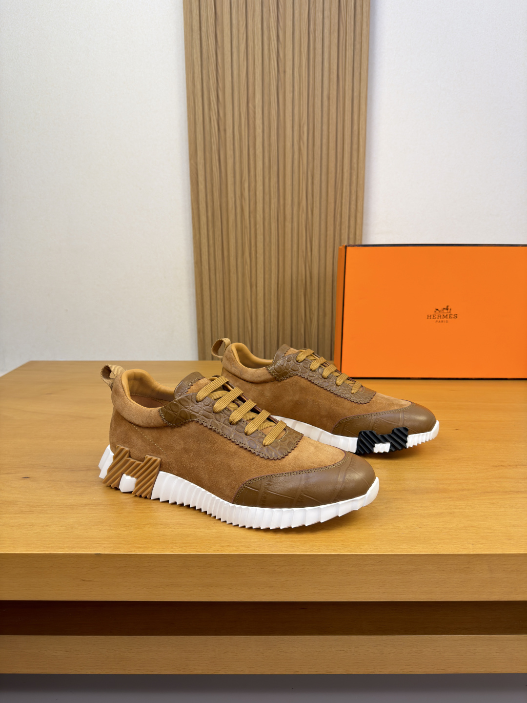 NO:854171,[HERMES] Hermès - high-end quality original order casual sports shoes - upper stone pattern calfskin, suede calfskin, tongue. Air-pressure brand logo, heel. Brand webbing - lining water-dyed cowhide - outsole ultra-light TPU foam · rubber combined molding two-color outsole - ultra-high quality control · fine workmanship highlighted (high-end · luxury · grade) -Size  38-44 (45, 46, 47, can be customized)·H0183,,hermes,hermes,sneakers,cowhide19860909【 HERMES】爱马仕 -高端品质 原单·休闲运动鞋 -鞋面石头纹小牛皮、反绒小牛皮、鞋舌.空压品牌logo、后跟.品牌织带 -内里水染牛皮 -大底超轻TPU发泡·橡胶组合成型双色大底 -超高品控·做工精细凸显(高端·贵气·档次) -Size 38-44（45,46,47,可订做)·H0183,,hermes,hermes,sneakers,cowhide,Men's shoes