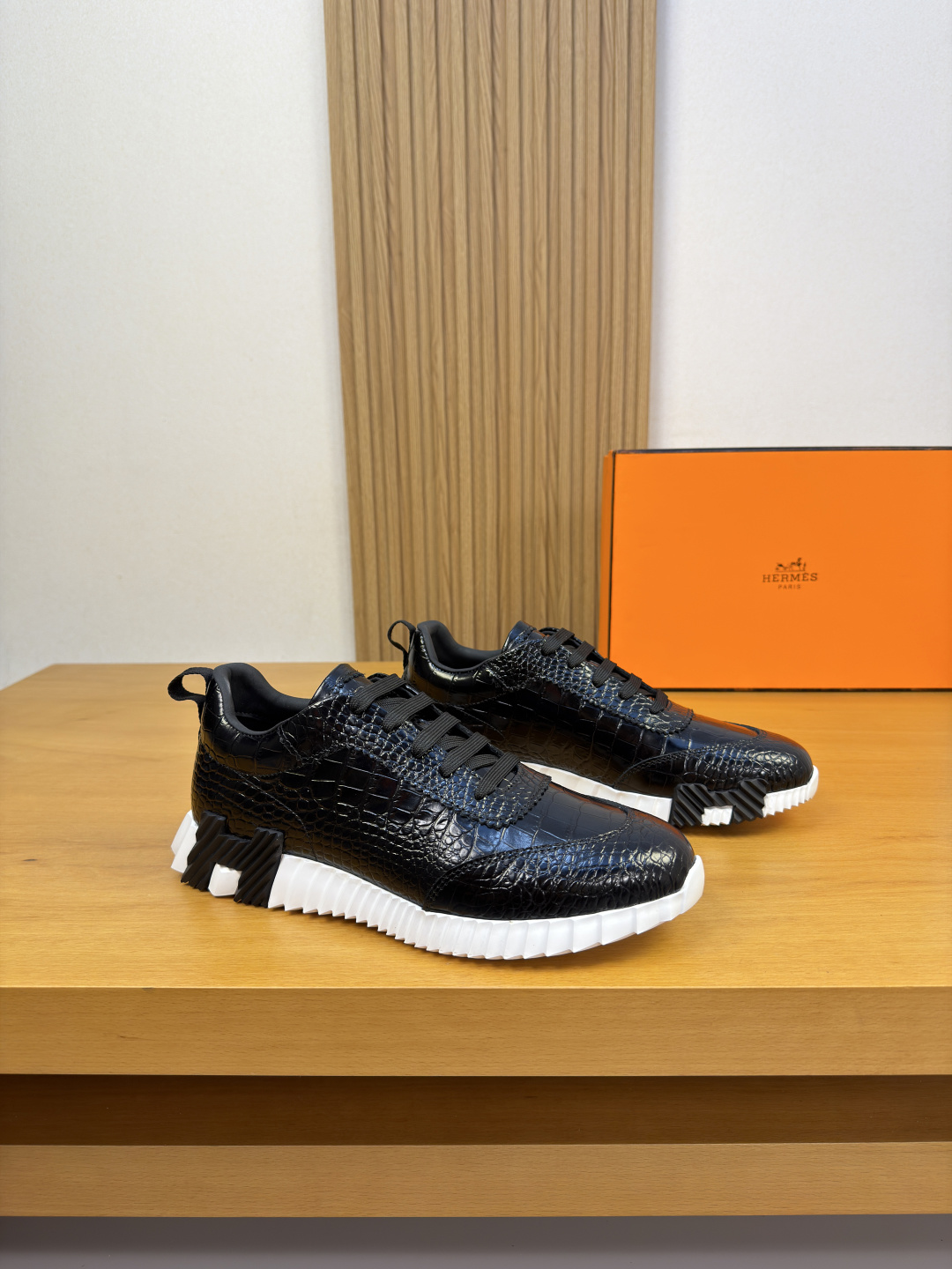 NO:854182,[HERMES] Hermès - high-end quality original order casual sports shoes - upper stone pattern calfskin, tongue, air pressure brand logo, heel. Brand webbing - lining water-dyed cowhide - outsole ultra-light TPU foam and rubber combined molding two-color outsole - ultra-high quality control, fine workmanship highlighted (high-end, luxury, grade) -Size  38-44 (45, 46, 47, can be customized)·H0183,,hermes,hermes,sneakers,cowhide19860909【 HERMES】爱马仕 -高端品质 原单·休闲运动鞋 -鞋面石头纹小牛皮、鞋舌.空压品牌logo、后跟.品牌织带 -内里水染牛皮 -大底超轻TPU发泡·橡胶组合成型双色大底 -超高品控·做工精细凸显(高端·贵气·档次) -Size 38-44（45,46,47,可订做)·H0183,,hermes,hermes,sneakers,cowhide,Men's shoes