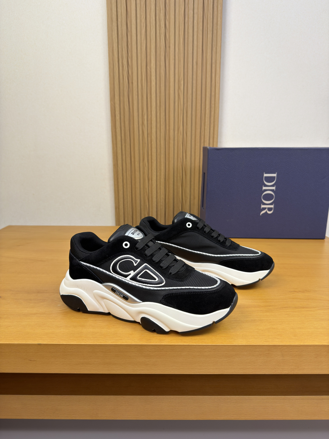 NO:854646,[Dior] Dior - high-end quality original casual sports shoes - upper Nappa calfskin, suede calfskin, hemming technology, brand canvas fabric, shoe body sewn brand totem module, tongue. Brand logo - brand canvas lining - outsole ultra-light TPU foam rubber; two-color molded outsole - ultra-high quality control, fine workmanship highlighted (high-end, luxury, grade)  -Size39-44 (38,45, can be customized)·DR0126,,dior,dior,sneakers,cowhide19860909【Dior】迪奥 -高端品质 原单·休闲运动鞋 -鞋面纳帕小牛皮、反绒小牛皮、车引边工艺、品牌帆布布匹、鞋身车缝品牌图腾模块、鞋舌.品牌Logo标识 -内里品牌帆布 -大底超轻TPU发泡·橡胶；双色成型大底 -超高品控·做工精细凸显(高端·贵气·档次) -Size39-44（38,45,可订做)·DR0126,,dior,dior,sneakers,cowhide,Men's shoes