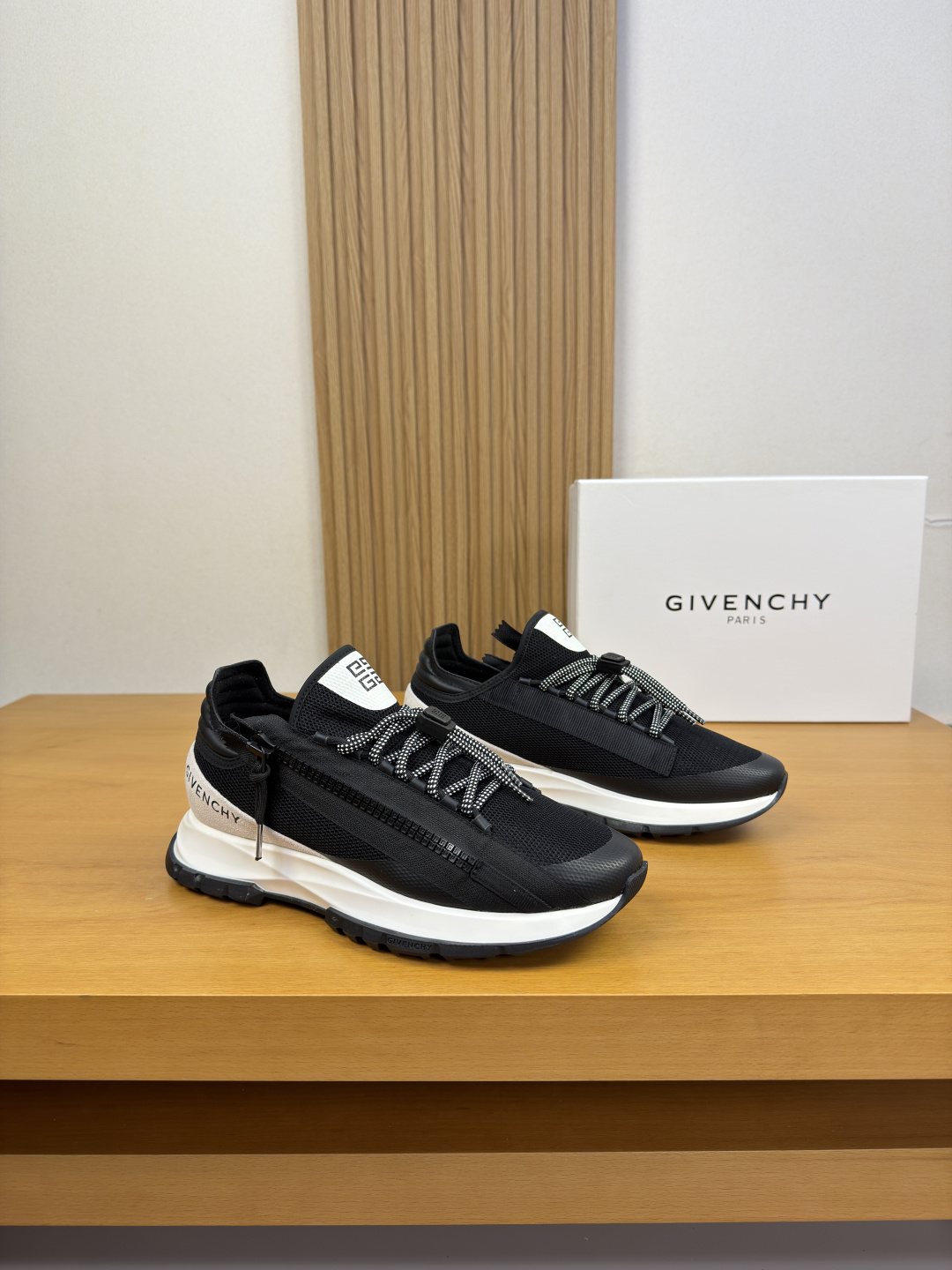 NO:885700,[GIVENCHY] Givenchy - High-end quality original casual sports shoes - Upper; Nappa calfskin, branded high mercerized canvas. Hot workmanship, shoe body. Brand zipper, tongue. Heel. Silk screen brand logo - Lining water-dyed cowhide - Outsole ultra-light and soft TPU rubber; Combined molded outsole - Ultra-high quality control, fine workmanship highlighted (high-end, luxury, grade) -Size  38-44 (45, 46, can be customized)·G0182,,givenchy,givenchy,sneakers,cowhide19860909【GIVENCHY】纪梵希 -高端品质 原单·休闲运动鞋 -鞋面；纳帕小牛皮、品牌高丝光帆布.热切工艺、鞋身.品牌拉链、鞋舌.后跟.丝印品牌logo -内里水染牛皮 -大底超轻柔软TPU·橡胶; 组合成型大底 -超高品控·做工精细凸显(高端·贵气·档次) -Size 38-44（45,46,可订做)·G0182,,givenchy,givenchy,sneakers,cowhide,Men's shoes