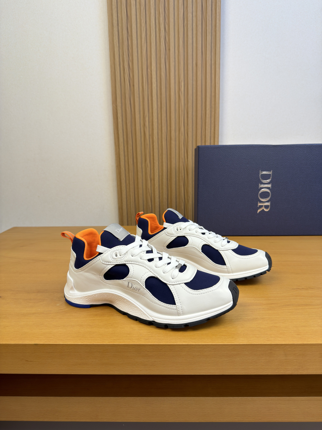 NO:886585,[Dior] Dior - high-end quality original casual sports shoes - original nappa calfskin upper, brand high-elastic fabric, shoe body, silk-screened brand logo, tongue, sewn brand logo cloth label, heel. Brand webbing - lining elastic cloth - original ultra-light TPU foam rubber; two-color molded outsole - ultra-high quality control, fine workmanship highlighted (high-end, luxury, grade) -Size  39-44 (38, 45, can be customized)·DR0122,,dior,dior,sneakers,cowhide19860909【 Dior】迪奥 -高端品质 原单·休闲运动鞋 -鞋面原版纳帕小牛皮、品牌高弹力布匹、鞋身.丝印品牌logo、鞋舌.车缝品牌logo布标、后跟.品牌织带 -内里弹力布匹 -原版超轻TPU发泡·橡胶；双色成型大底 -超高品控·做工精细凸显(高端·贵气·档次) -Size 39-44（38、45,可订做)·DR0122,,dior,dior,sneakers,cowhide,Men's shoes