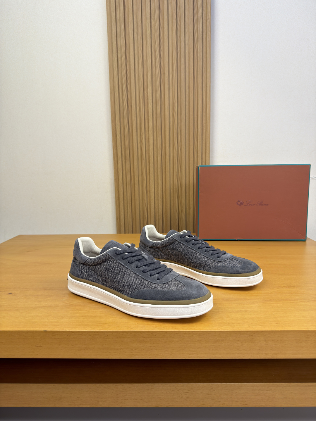 NO:886140,[Loro piana] Loro Piana LP - high-end quality original casual sports shoes - original suede calfskin upper, branded denim canvas, tongue, heel, silk screen printed high-frequency brand logo - water-dyed cowhide lining - ultra-light TPR rubber outsole; two-color molded outsole - ultra-high quality control, fine workmanship (high-end, luxury, grade) -Size  39-44 (38, 45, 46, can be customized)·L,,loro piana,loro piana,sneakers,cowhide19860909【Loro piana】诺悠翩雅LP  -高端品质 原单·休闲运动鞋 -鞋面原版反绒小牛皮、品牌牛仔帆布布匹、鞋舌.后跟.丝印高周波品牌Logo -内里水染牛皮 -大底超轻TPR·橡胶；双色成型大底 -超高品控·做工精细凸显(高端·贵气·档次) -Size 39-44（38,45,46,可订做)·L,,loro piana,loro piana,sneakers,cowhide,Men's shoes