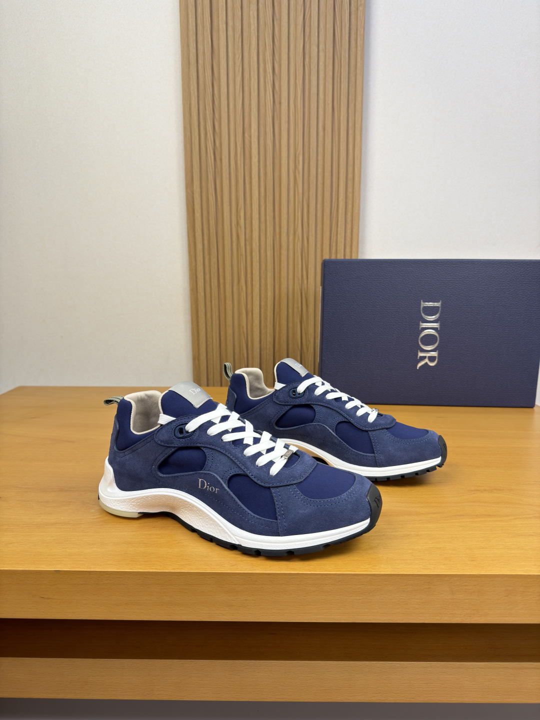 NO:886604,[Dior] Dior - high-end quality original casual sports shoes - original nappa calfskin upper, brand high-elastic fabric, shoe body, silk-screened brand logo, tongue, sewn brand logo cloth label, heel. Brand webbing - lining elastic cloth - original ultra-light TPU foam rubber; two-color molded outsole - ultra-high quality control, fine workmanship highlighted (high-end, luxury, grade) -Size  39-44 (38, 45, can be customized)·DR0122,,dior,dior,sneakers,cowhide19860909【 Dior】迪奥 -高端品质 原单·休闲运动鞋 -鞋面原版纳帕小牛皮、品牌高弹力布匹、鞋身.丝印品牌logo、鞋舌.车缝品牌logo布标、后跟.品牌织带 -内里弹力布匹 -原版超轻TPU发泡·橡胶；双色成型大底 -超高品控·做工精细凸显(高端·贵气·档次) -Size 39-44（38、45,可订做)·DR0122,,dior,dior,sneakers,cowhide,Men's shoes