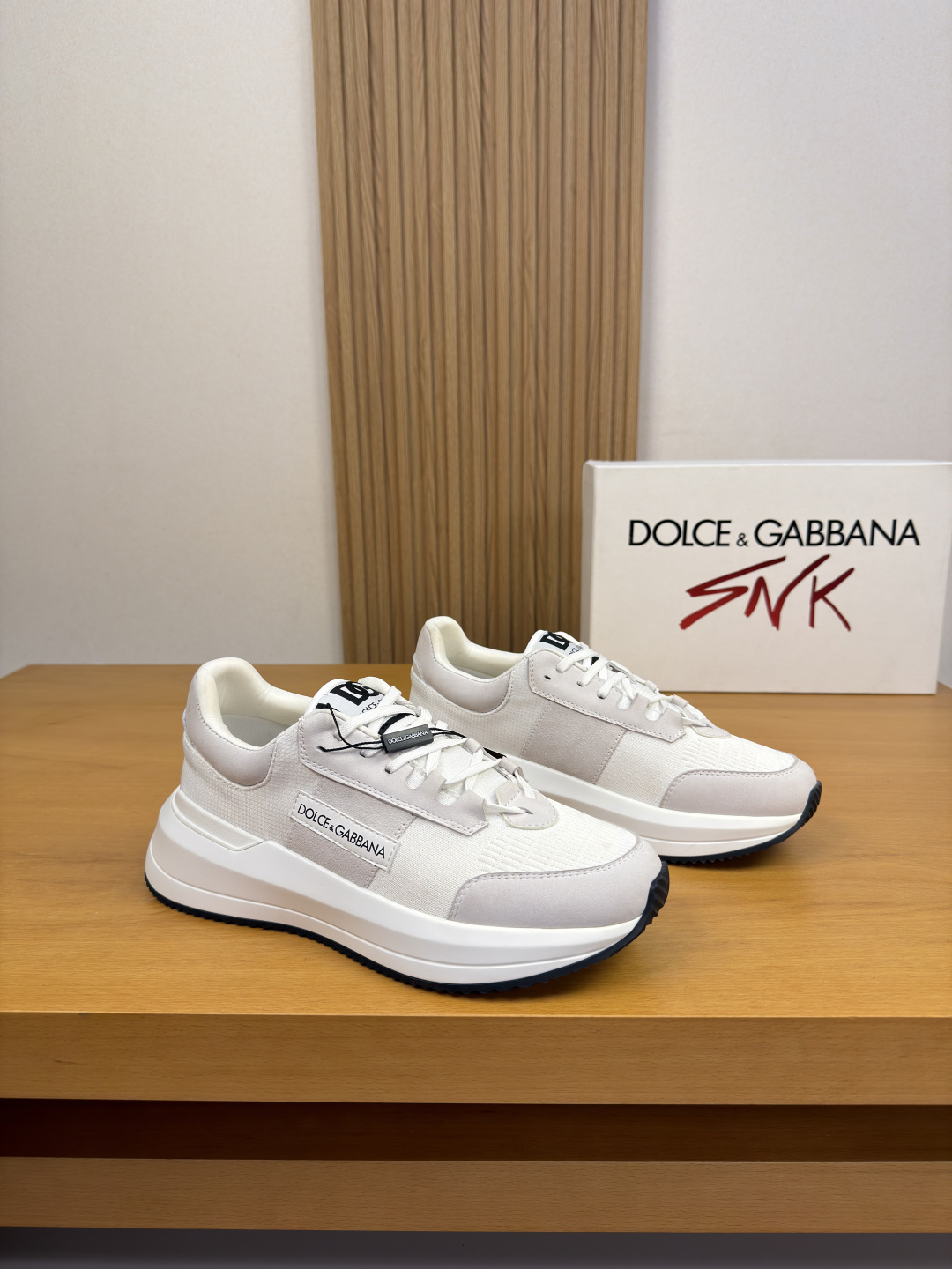 NO:886545,[DOLCE & GABBANA] Dolce & Gabbana - high-end quality original casual sports shoes - upper Nappa calfskin, suede calfskin, brand fly knitted (knitted) cloth, shoe body sewn brand logo, tongue brand logo cloth label - inner brand canvas - outsole ultra-light TPU foam rubber; two-color molded outsole - ultra-high quality control, fine workmanship highlighted (high-end, luxury, grade) -Size  39-44 (38,45, can be customized)·DG0126,,Dolce&Gabbana,Dolce&Gabbana,sneakers,cowhide19860909【DOLCE & GABBANA】杜嘉班纳 -高端品质 原单·休闲运动鞋 -鞋面纳帕小牛皮、反绒小牛皮、品牌飞织（针织）布匹、鞋身车缝品牌logo、鞋舌品牌logo布标 -内里品牌帆布 -大底超轻TPU发泡·橡胶; 双色成型大底 -超高品控·做工精细凸显(高端·贵气·档次) -Size 39-44（38,45,可订做)·DG0126,,Dolce&Gabbana,Dolce&Gabbana,sneakers,cowhide,Men's shoes
