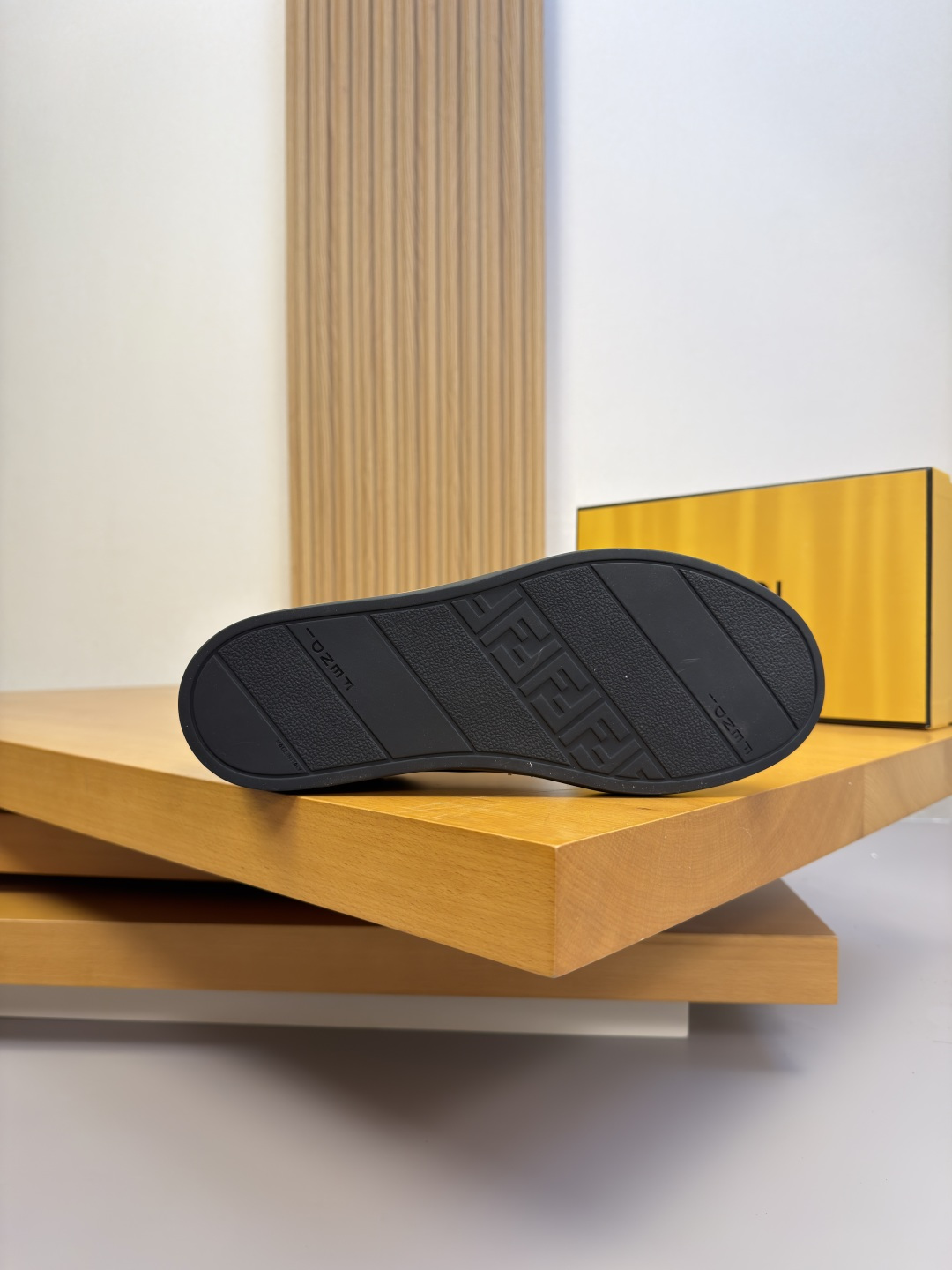 Fendi Haute Couture Classic Luxury Leather Shoe Ref 9