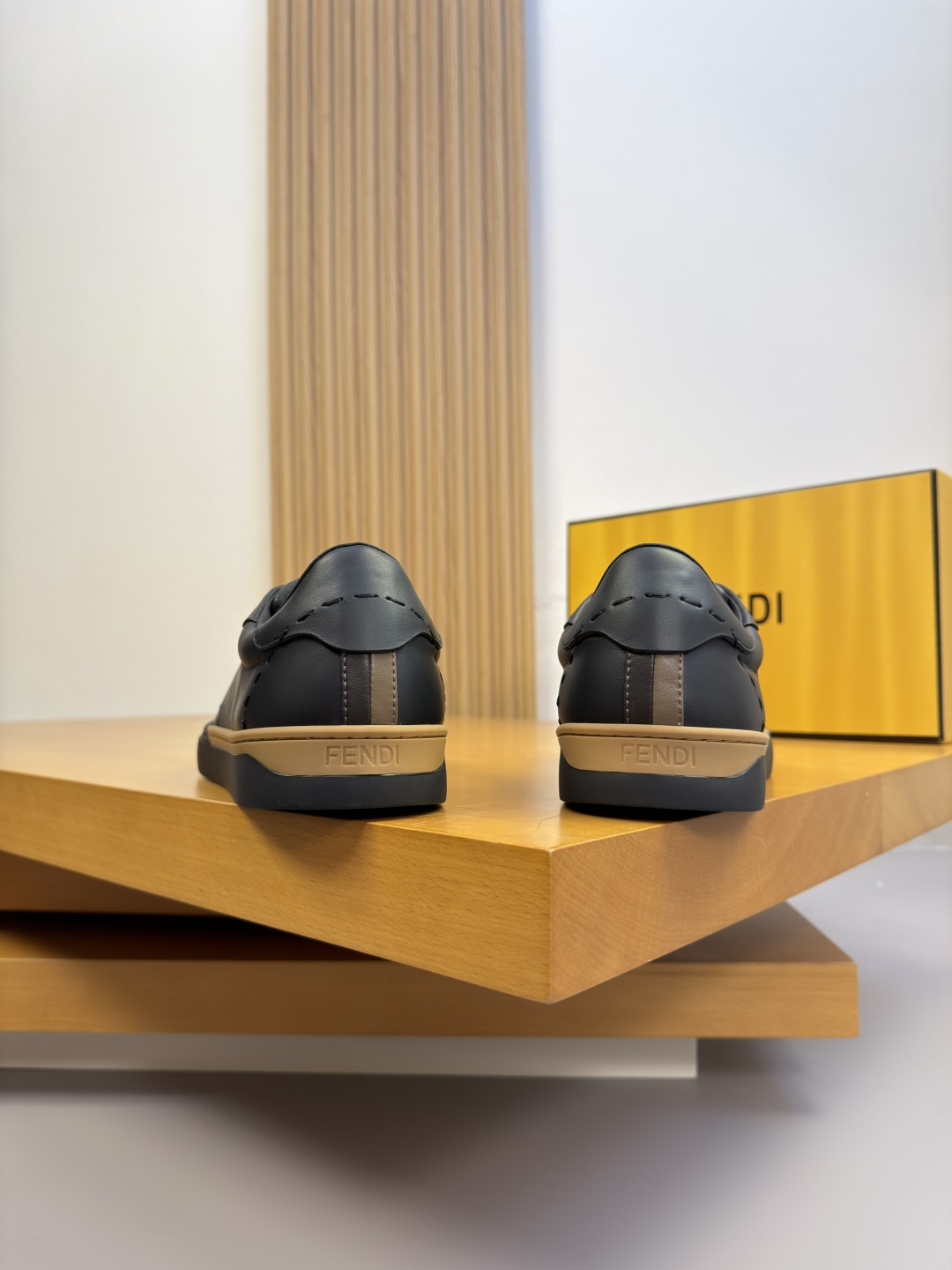 Fendi Haute Couture Classic Luxury Leather Shoe Ref 8