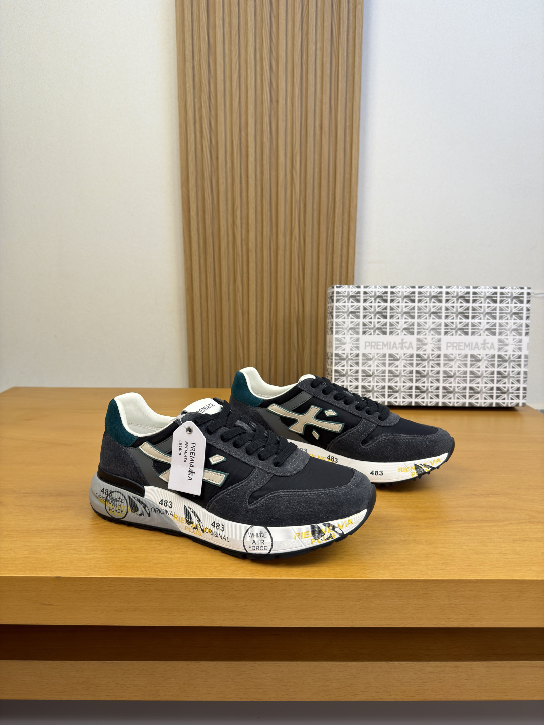 NO:888649,[PREMIATA] Premiata - high-end quality original casual sports shoes - upper suede calfskin, brand high mercerized canvas, shoe body sewing brand 'rice' totem, tongue.  38-44 (45, can be customized)·PRM0138,,sneakers,cowhide19860909【 PREMIATA】普瑞米亚达 -高端品质 原单·休闲运动鞋 -鞋面反绒小牛皮、品牌高丝光帆布、鞋身车缝品牌“米”图腾、鞋舌.后跟.丝印品牌LOGO -内里水染牛皮 -大底超轻TPU发泡·橡胶；彩印成型大底 -超高品控·做工精细凸显(高端·贵气·档次) -Size 38-44（45,可订做)·PRM0138,,sneakers,cowhide,Men's shoes
