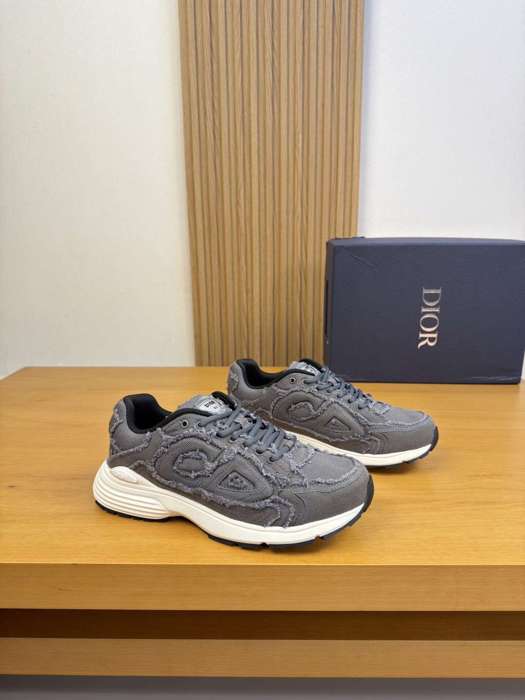 NO:889003,[Dior] Dior - high-end quality original casual sports shoes - upper brand high mercerized canvas cloth, shoe body sewn with brand totem tongue, heel, sewn brand logo module - inner brand canvas - original ultra-light TPU foam rubber; two-color molded outsole - ultra-high quality control, fine workmanship highlighted (high-end, luxury, grade) -Size  39-44 (38, 45, 46, can be customized)·DR0558,,dior,dior,sneakers19860909【 Dior】迪奥 -高端品质 原单·休闲运动鞋 -鞋面品牌高丝光帆布布匹、鞋身车缝品牌图腾鞋舌.后跟.车缝品牌logo模块 -内里品牌帆布 -原版超轻TPU发泡·橡胶；双色成型大底 -超高品控·做工精细凸显(高端·贵气·档次) -Size 39-44（38、45、46,可订做)·DR0558,,dior,dior,sneakers,Men's shoes