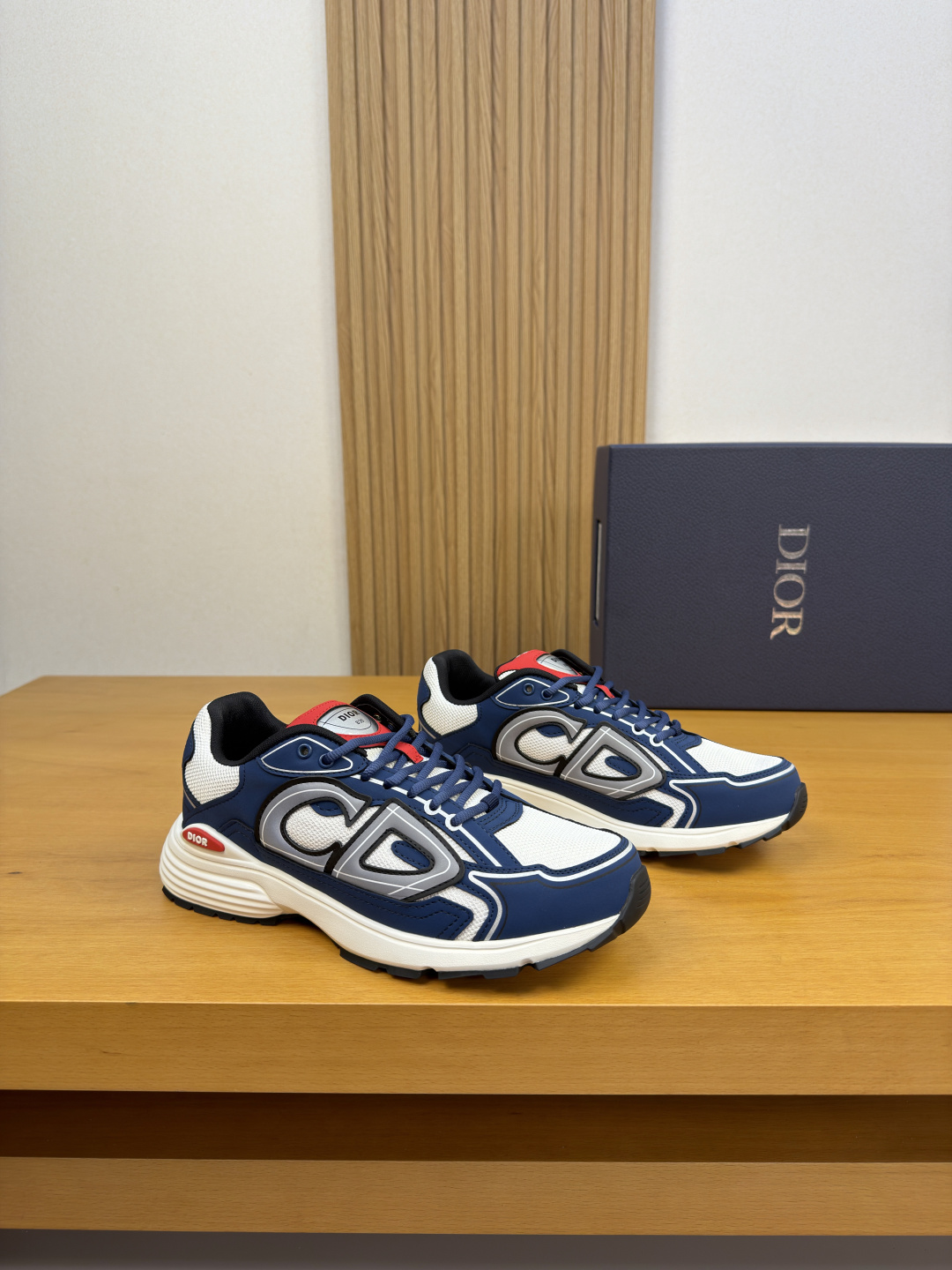 NO:931234,[Dior] Dior - high-end quality original casual sports shoes - upper silk calfskin. Color-printed brand totem, brand high mercerized canvas fabric, shoe body sewn with brand totem tongue. Heel. Sewn brand logo module - Lining brand canvas - Original ultra-light TPU foam rubber; two-color molded outsole - Ultra-high quality control, fine workmanship highlighted (high-end, luxury, grade) -Size  39-44 (38, 45, 46, can be customized)·DR0558,,dior,dior,sneakers,cowhide19860909【 Dior】迪奥 -高端品质 原单·休闲运动鞋 -鞋面丝绸小牛皮.彩印品牌图腾、品牌高丝光帆布布匹、鞋身车缝品牌图腾鞋舌.后跟.车缝品牌logo模块 -内里品牌帆布 -原版超轻TPU发泡·橡胶；双色成型大底 -超高品控·做工精细凸显(高端·贵气·档次) -Size 39-44（38、45、46,可订做)·DR0558,,dior,dior,sneakers,cowhide,Men's shoes