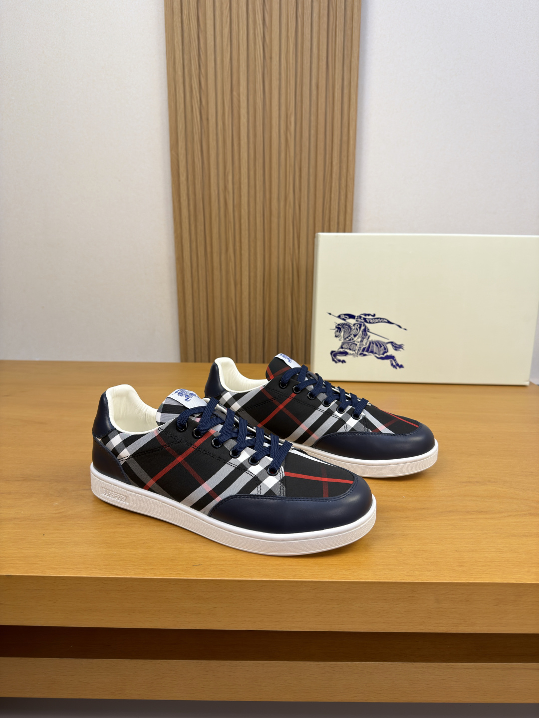 버버리 신발 149185 Burberry Sneakers