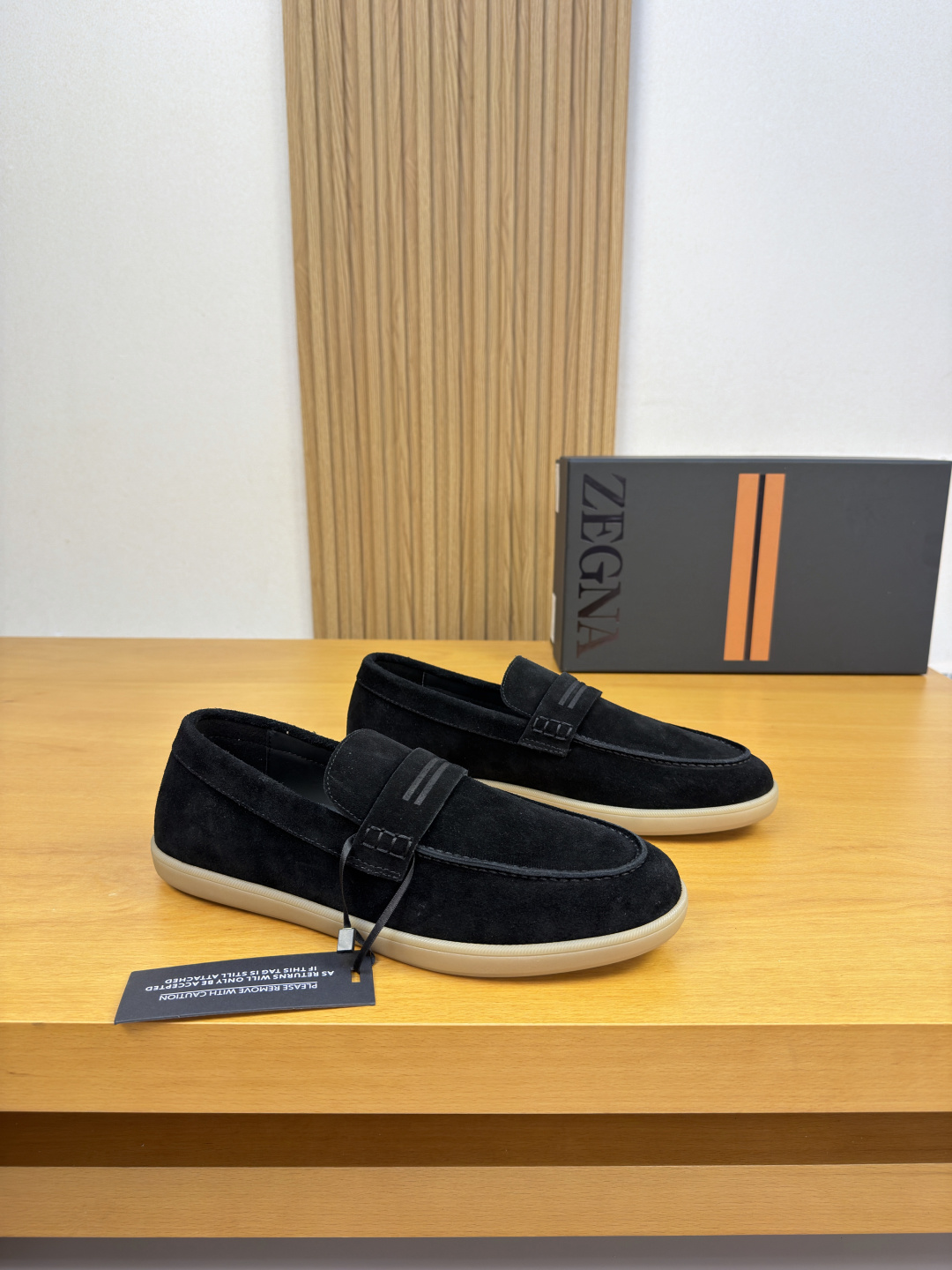 NO:955891,[Zegna] Ermenegildo Zegna - High-end quality original casual sports sneakers - Original suede calfskin upper, shoe leather, stitching on the outside, brand cross-arm decoration - Water-dyed cowhide on the inside - Ultra-light TPR outsole·Rubber molded outsole -Super high quality control·Fine workmanship highlighted (high-end·luxury·grade) -Size:  39-44 (38,45, can be customized)·Z0186,,zegna,cowhide19860909【Zegna】杰尼亚 -高端品质 原单·休闲运动板鞋一脚蹬 -鞋面原版反绒小牛皮、鞋丹.外合车缝线、品牌横担装饰 -内里水染牛皮 -大底超轻TPR·橡胶成型大底 -超高品控·做工精细凸显(高端·贵气·档次) -Size: 39-44（38,45,可订做)·Z0186,,zegna,cowhide,Men's shoes