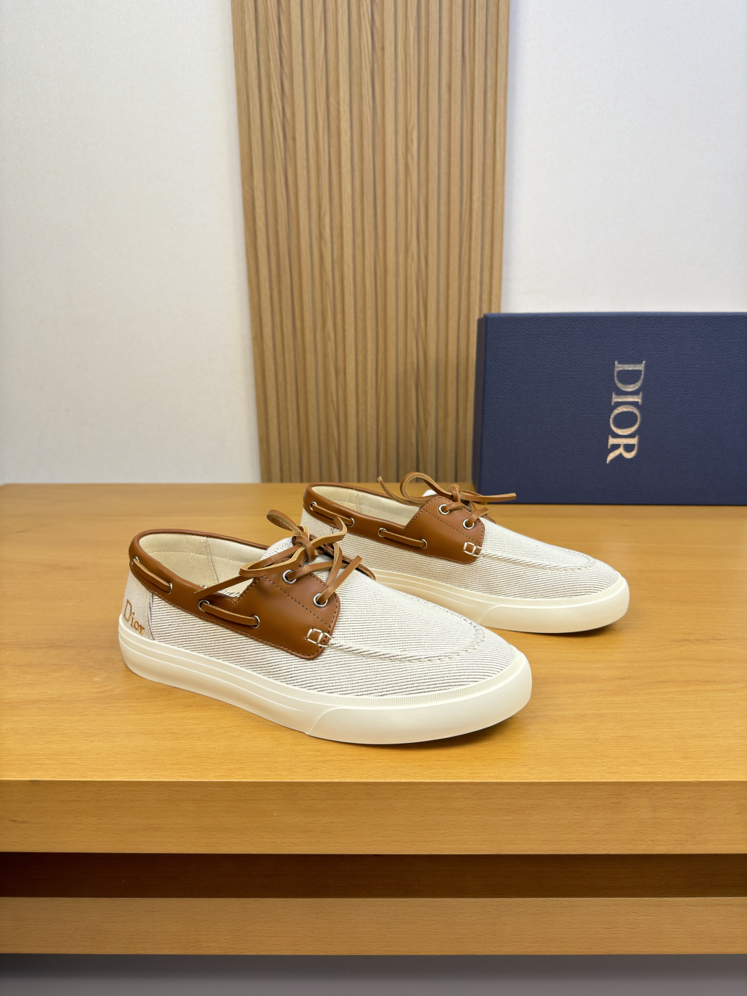 NO:956549,[Dior] Dior - High-end quality original casual sports sneakers - Original nappa calfskin upper, brand canvas fabric, heel. Embroidered brand logo, shoe tabs. External stitching, genuine leather shoelaces - Brand canvas lining - Ultra-light TPR outsole · Rubber two-color molded outsole - Ultra-high quality control · Fine workmanship highlights (high-end, luxury, grade) -Size:  39-44 (38,45, can be customized)·D0186,,dior,dior,cowhide19860909【Dior】迪奥 -高端品质 原单·休闲运动板鞋 -鞋面原版纳帕小牛皮、品牌帆布布匹、后跟.刺绣品牌logo、鞋丹.外合车缝线、真皮条鞋带 -内里品牌帆布 -大底超轻TPR·橡胶双色成型大底 -超高品控·做工精细凸显(高端·贵气·档次) -Size: 39-44（38,45,可订做)·D0186,,dior,dior,cowhide,Men's shoes