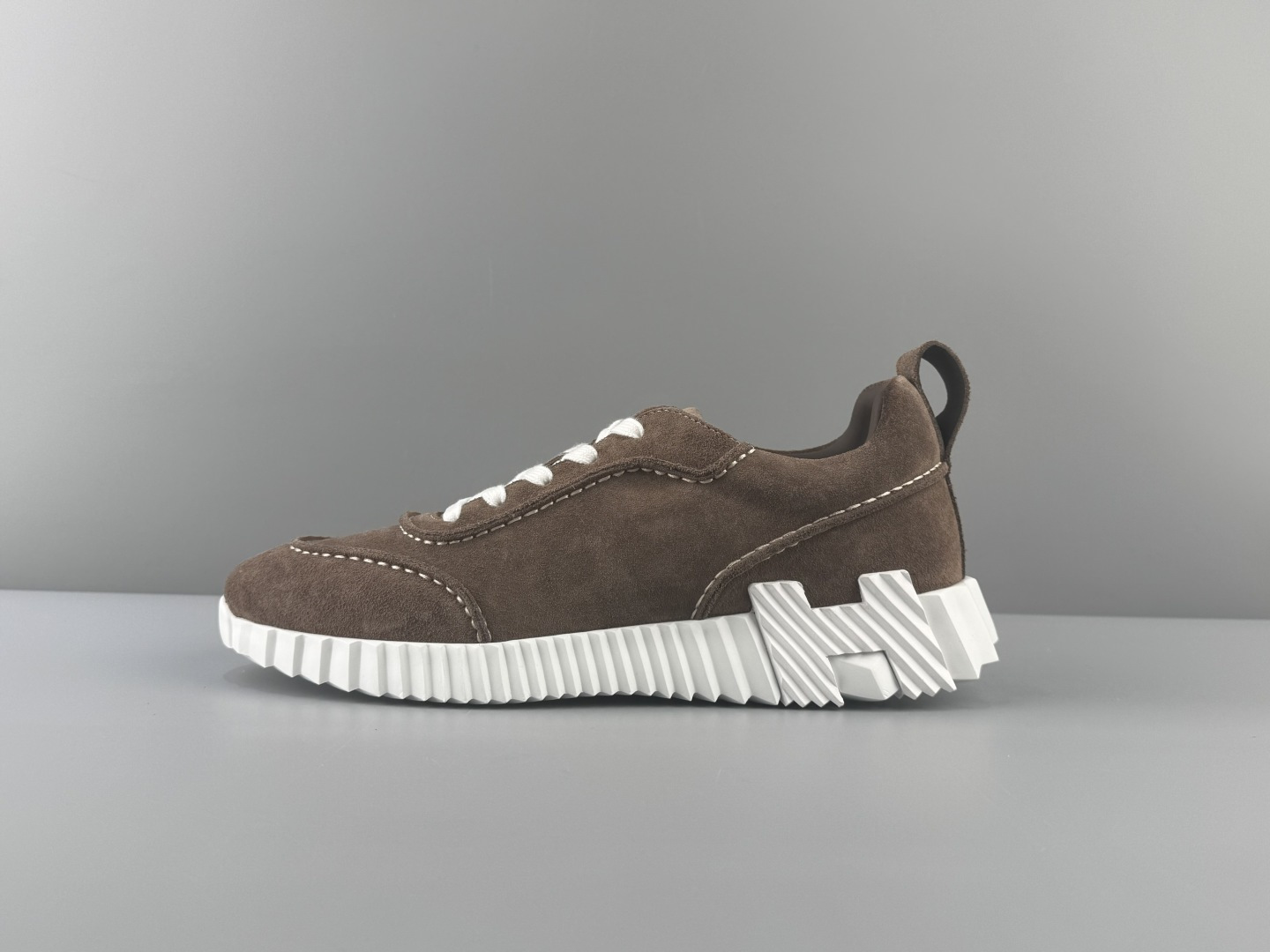 NO:931439,, (hot-selling foreign trade product produced by Foshan's top manufacturer) HERMES Next 2026 latest model calfskin, round toe lace-up 4.32cm, low-cut lifestyle shoes, full shoe wear Mark thread, complex craftsmanship, men's style, imported leather production!  The best sole on the market!  The tooth marks and water chestnuts are clear and three-dimensional!  Produced with top imported raw materials!  Size:38 39 40 41 42 43 44 45 46 (excellent order price),,hermes,hermes,cowhide19860909,(佛山顶级大厂出品外贸爆款) HERMES 爱马仕 Next 2026最新款 小牛皮 圆头系带4.32cm 低帮 生活休闲鞋 全鞋穿Mark线 复杂工艺 男款 进口皮料生产！市面最顶级大底！齿痕菱角清晰立体！顶级进口原料生产！Size:38 39 40 41 42 43 44 45 46(订单价优),,hermes,hermes,cowhide,Men's shoes